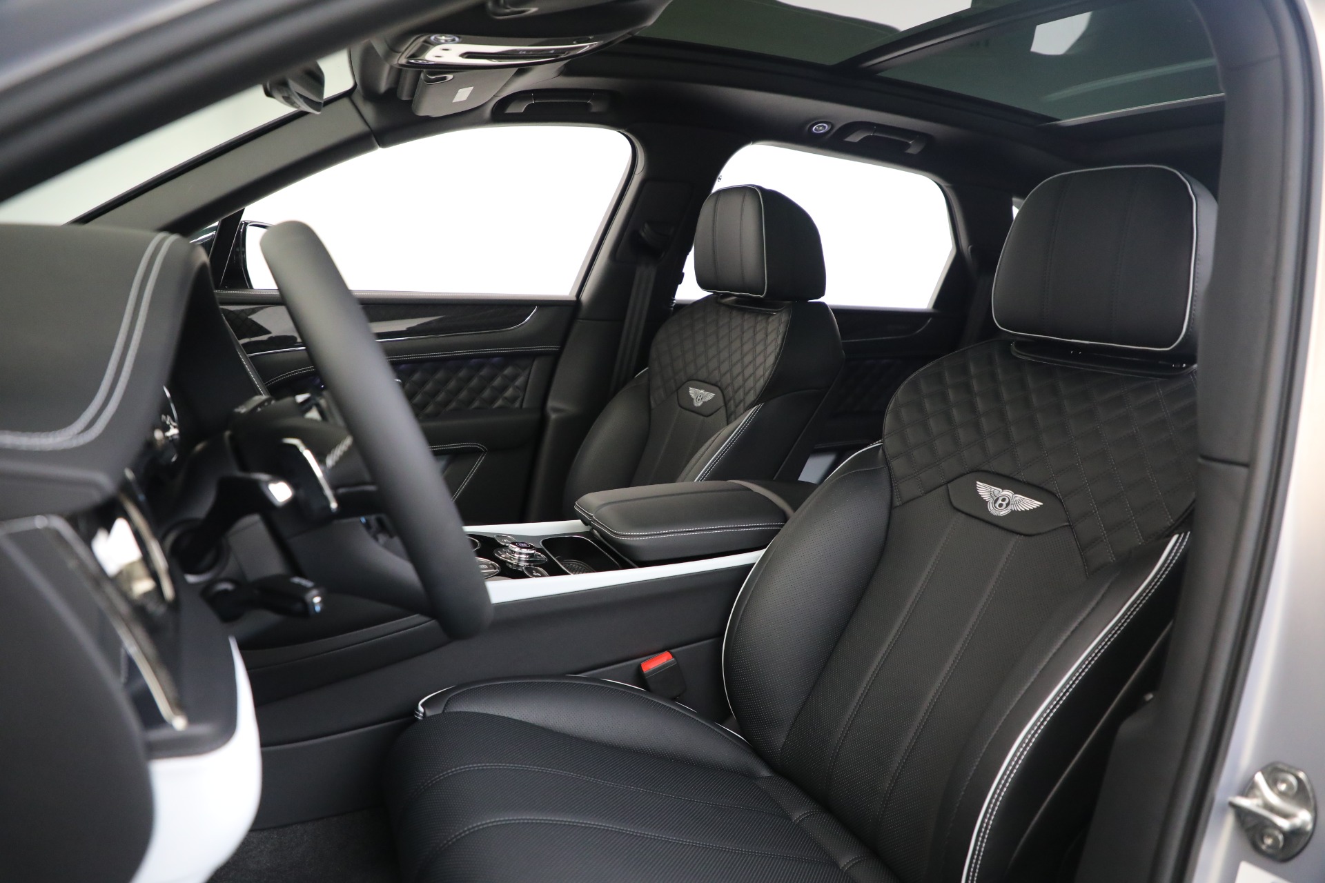 New-2025-Bentley-Bentayga-S-Black-Edition