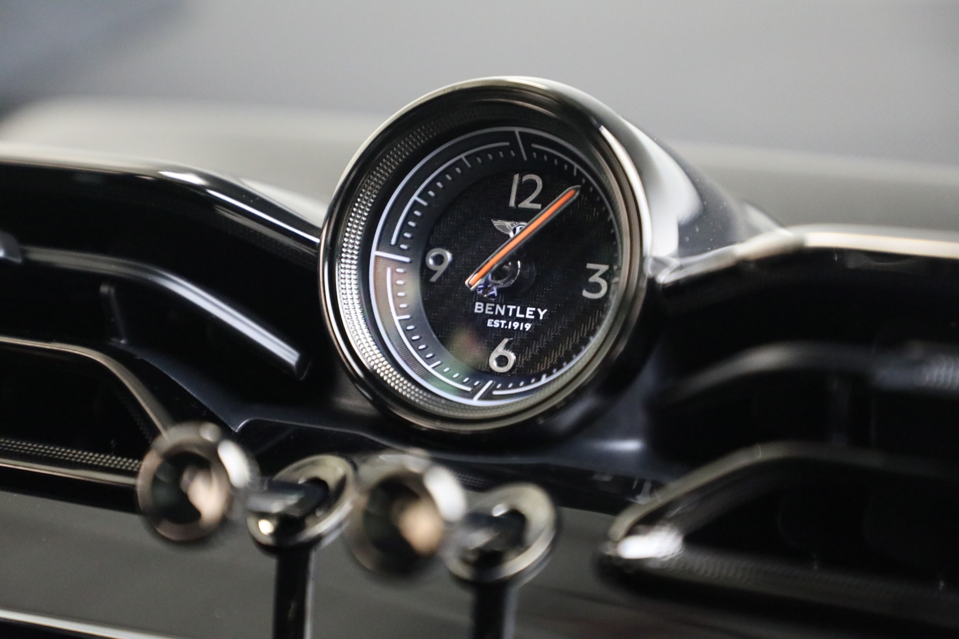 New-2025-Bentley-Bentayga-S-Black-Edition