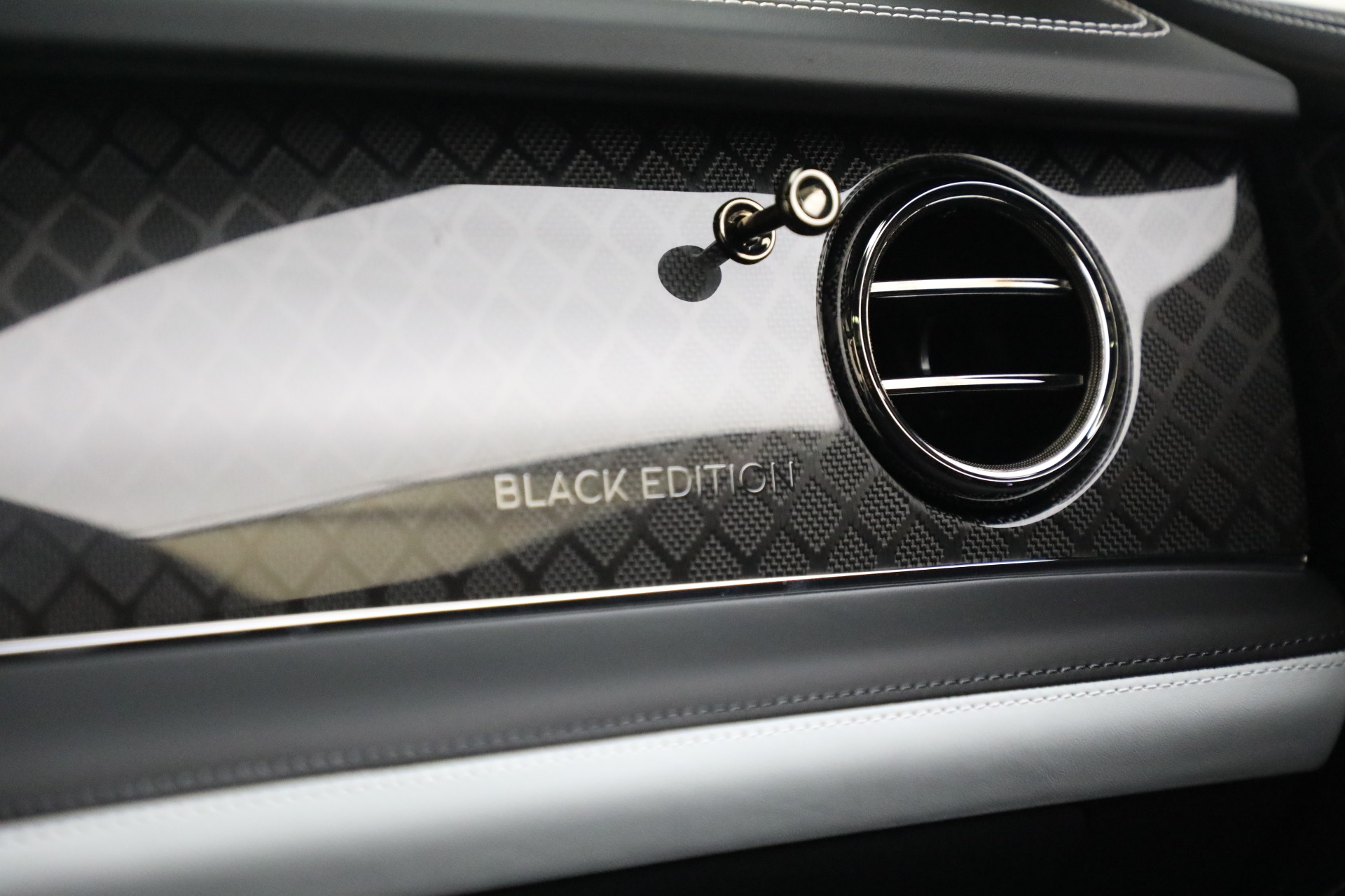 New-2025-Bentley-Bentayga-S-Black-Edition