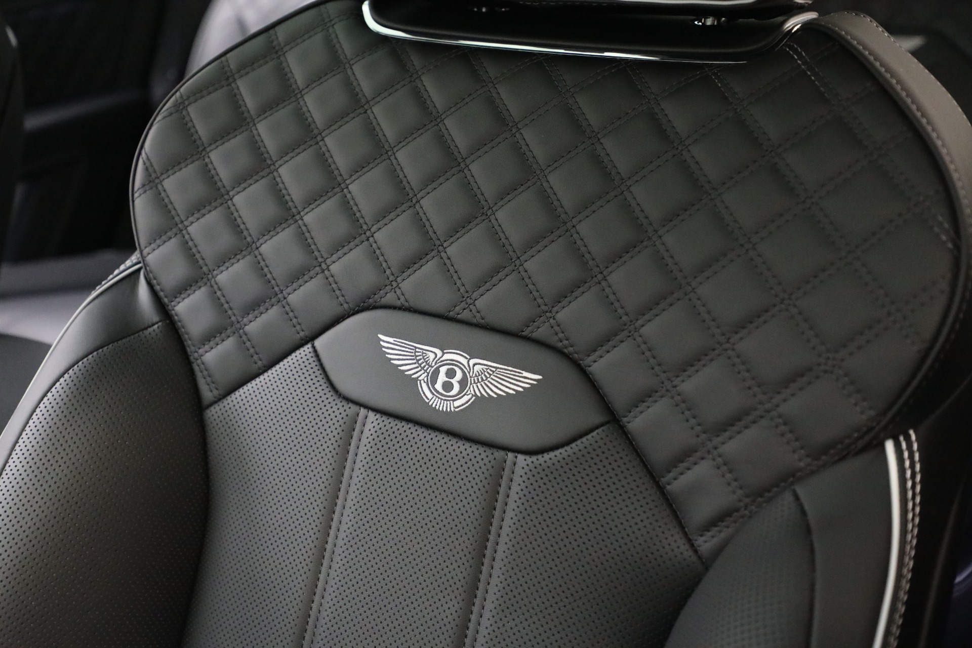 New-2025-Bentley-Bentayga-S-Black-Edition