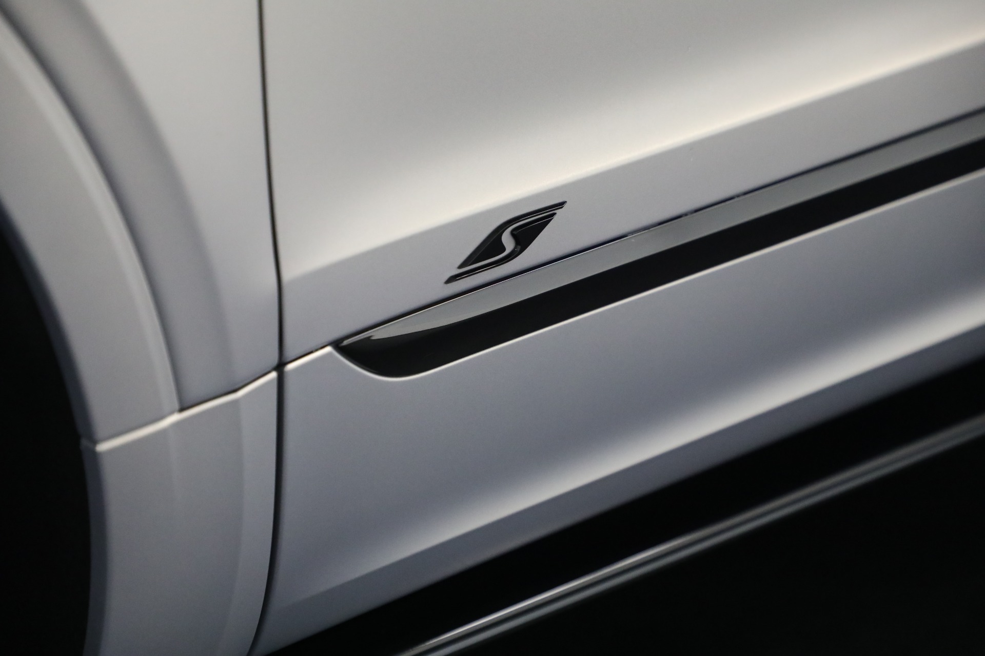 New-2025-Bentley-Bentayga-S-Black-Edition