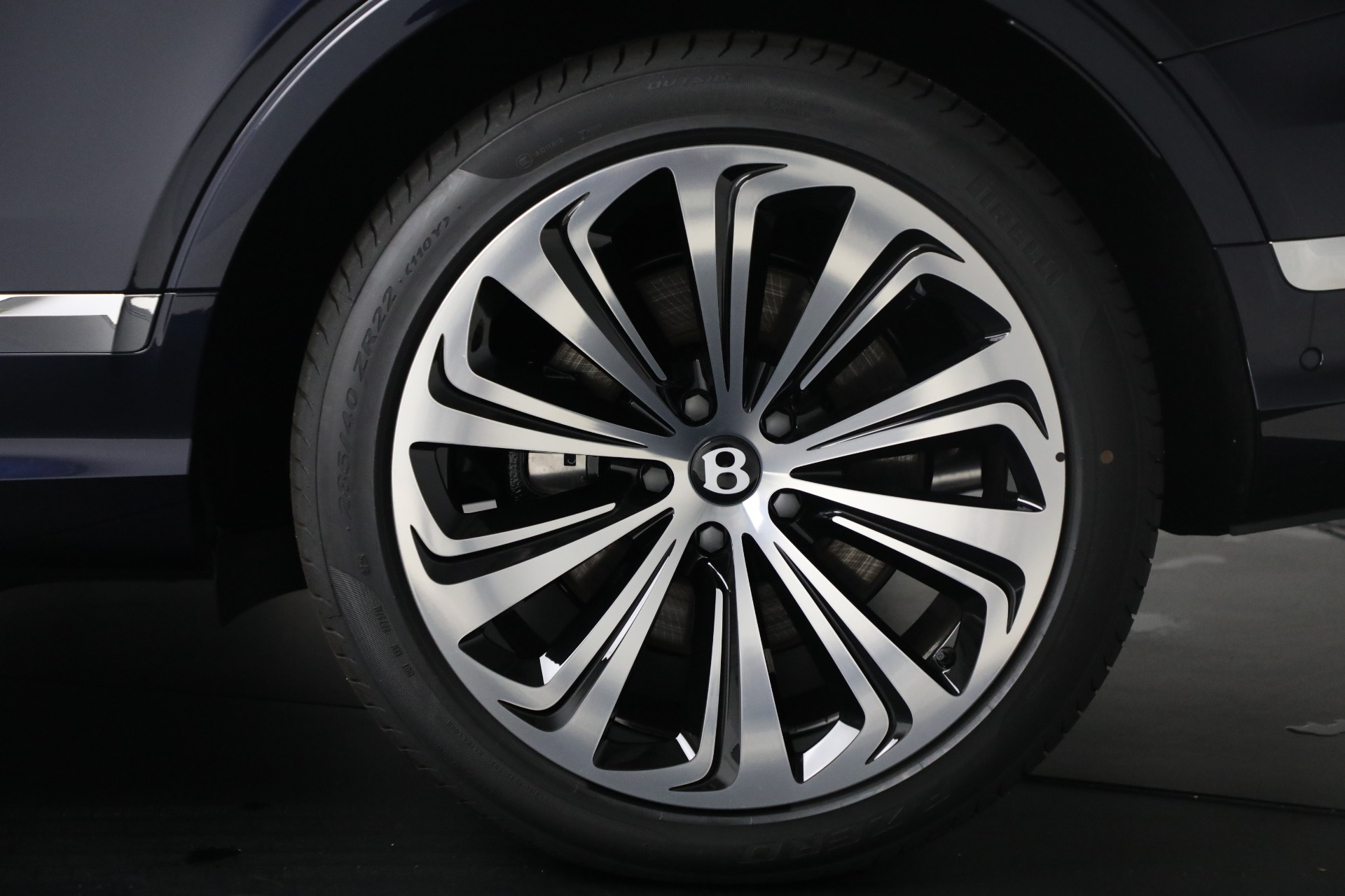 New-2025-Bentley-Bentayga-Azure-V8