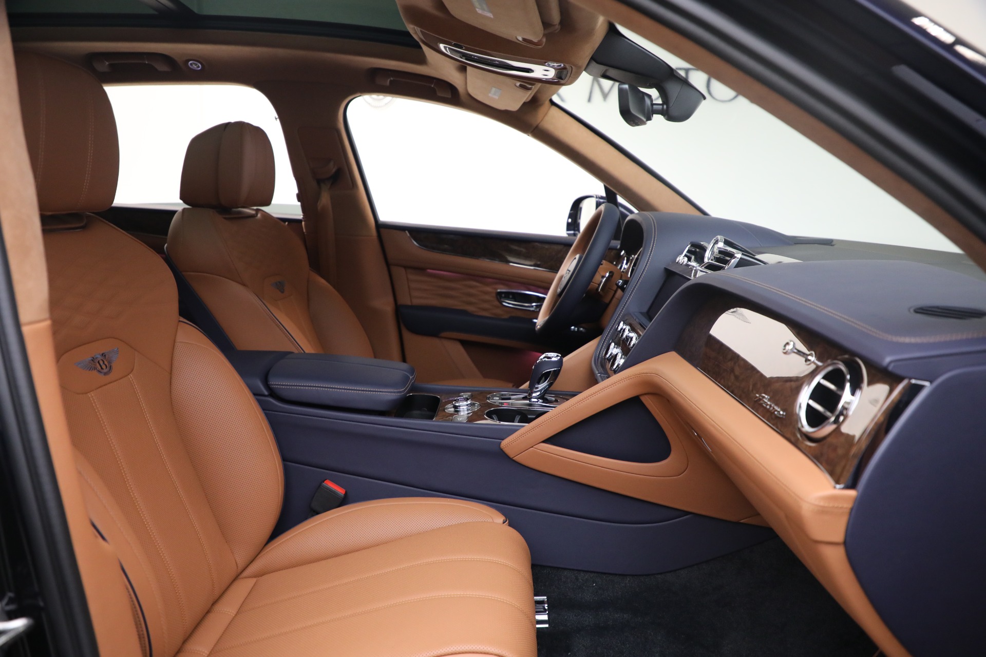 New-2025-Bentley-Bentayga-Azure-V8