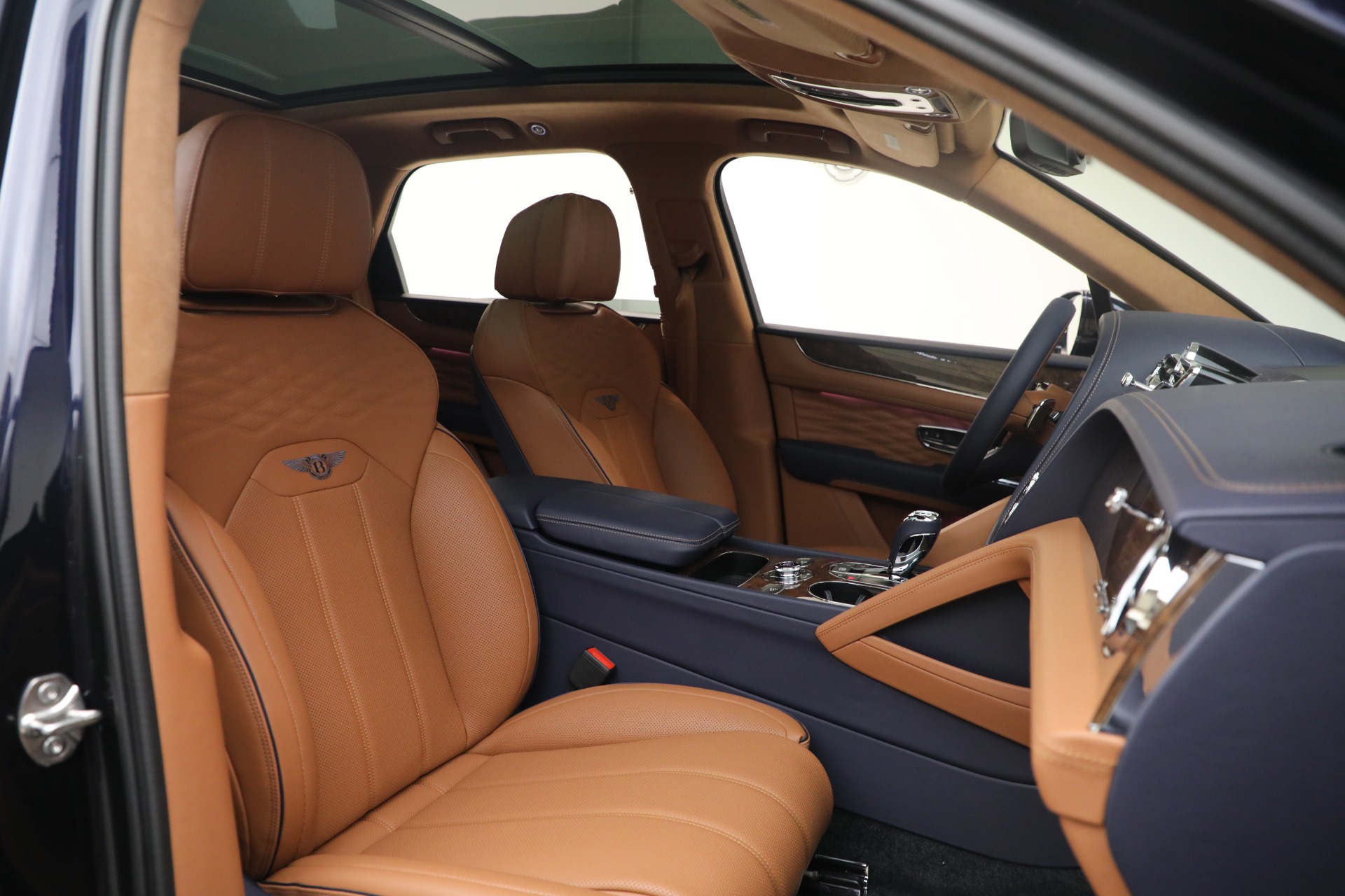 New-2025-Bentley-Bentayga-Azure-V8
