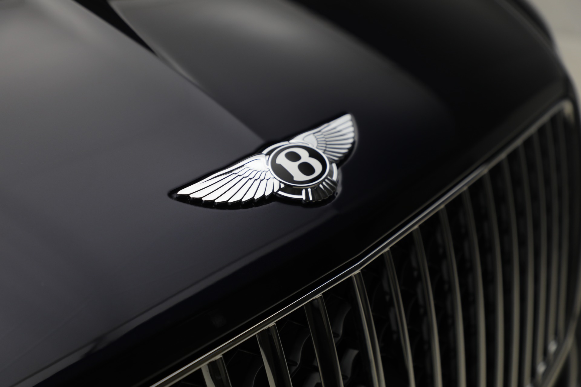 New-2025-Bentley-Bentayga-Azure-V8