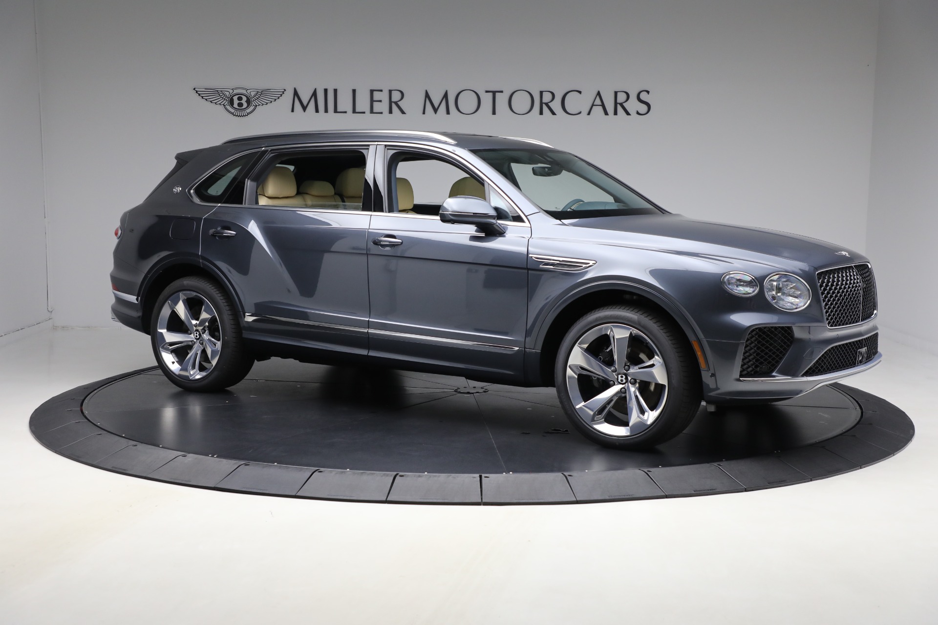 New-2025-Bentley-Bentayga-EWB-V8