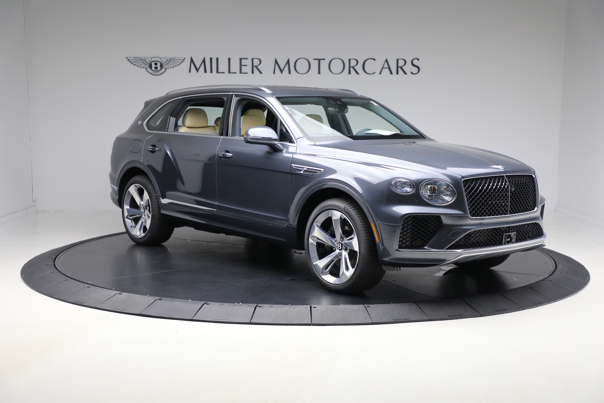 New-2025-Bentley-Bentayga-EWB-V8