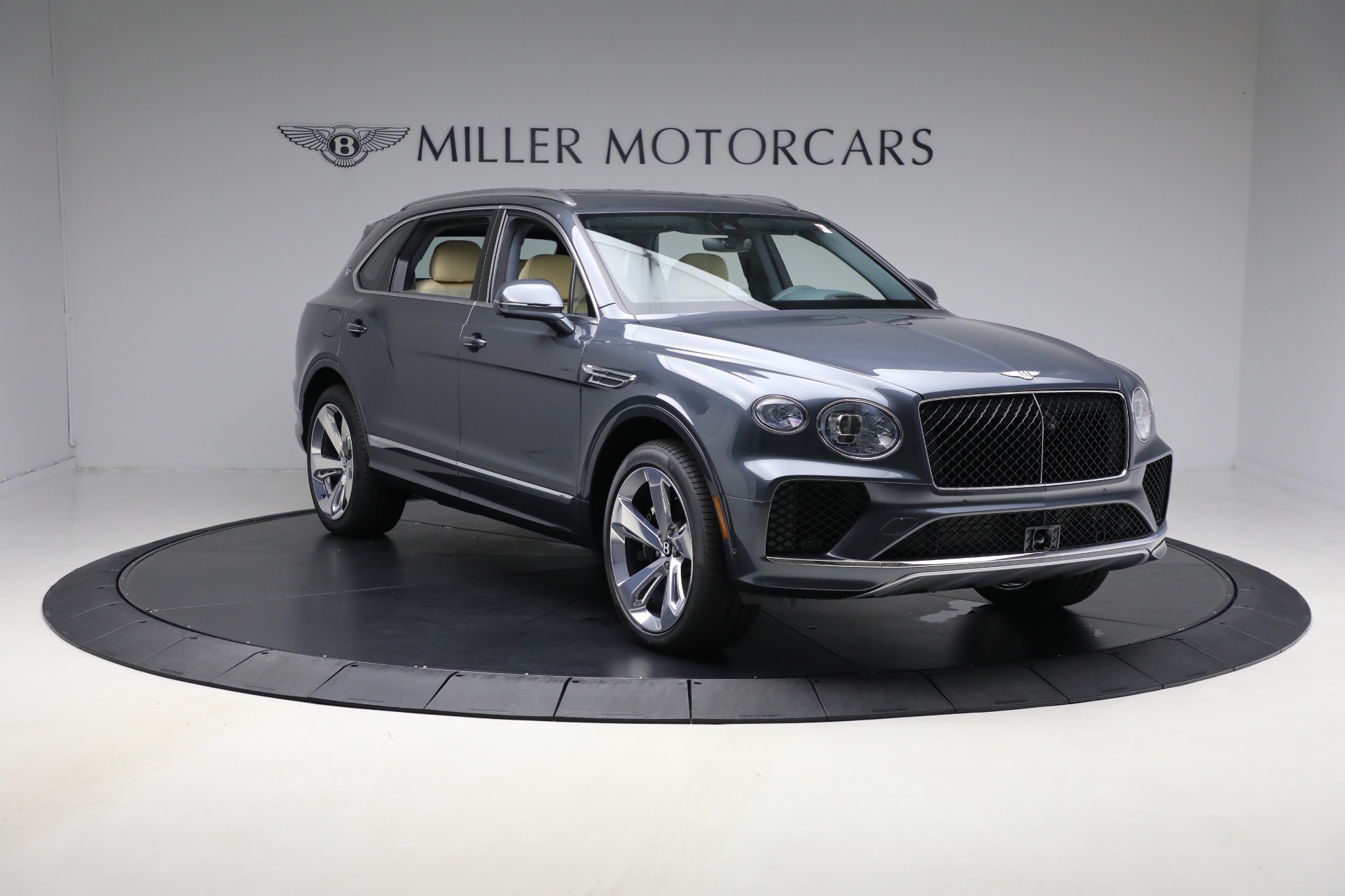 New-2025-Bentley-Bentayga-EWB-V8