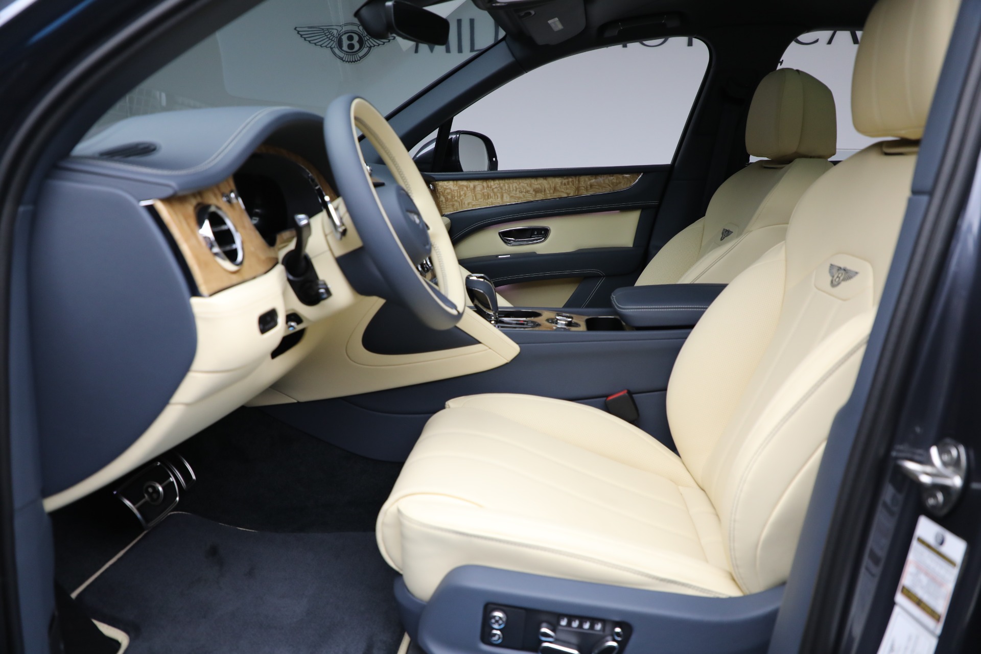 New-2025-Bentley-Bentayga-EWB-V8