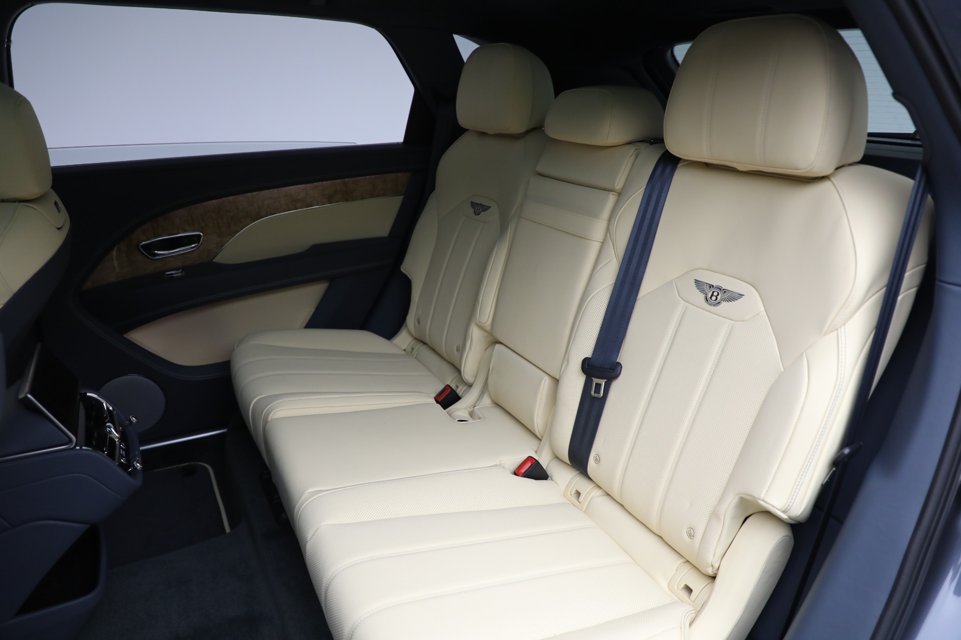 New-2025-Bentley-Bentayga-EWB-V8