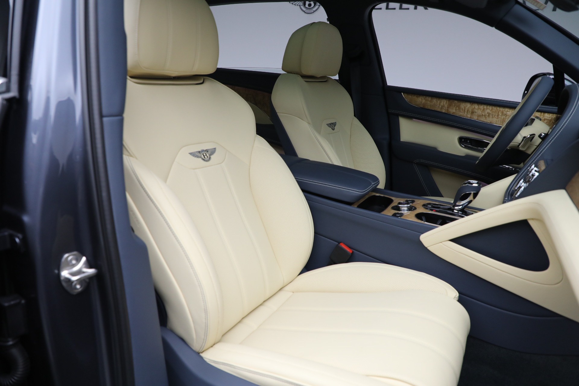New-2025-Bentley-Bentayga-EWB-V8
