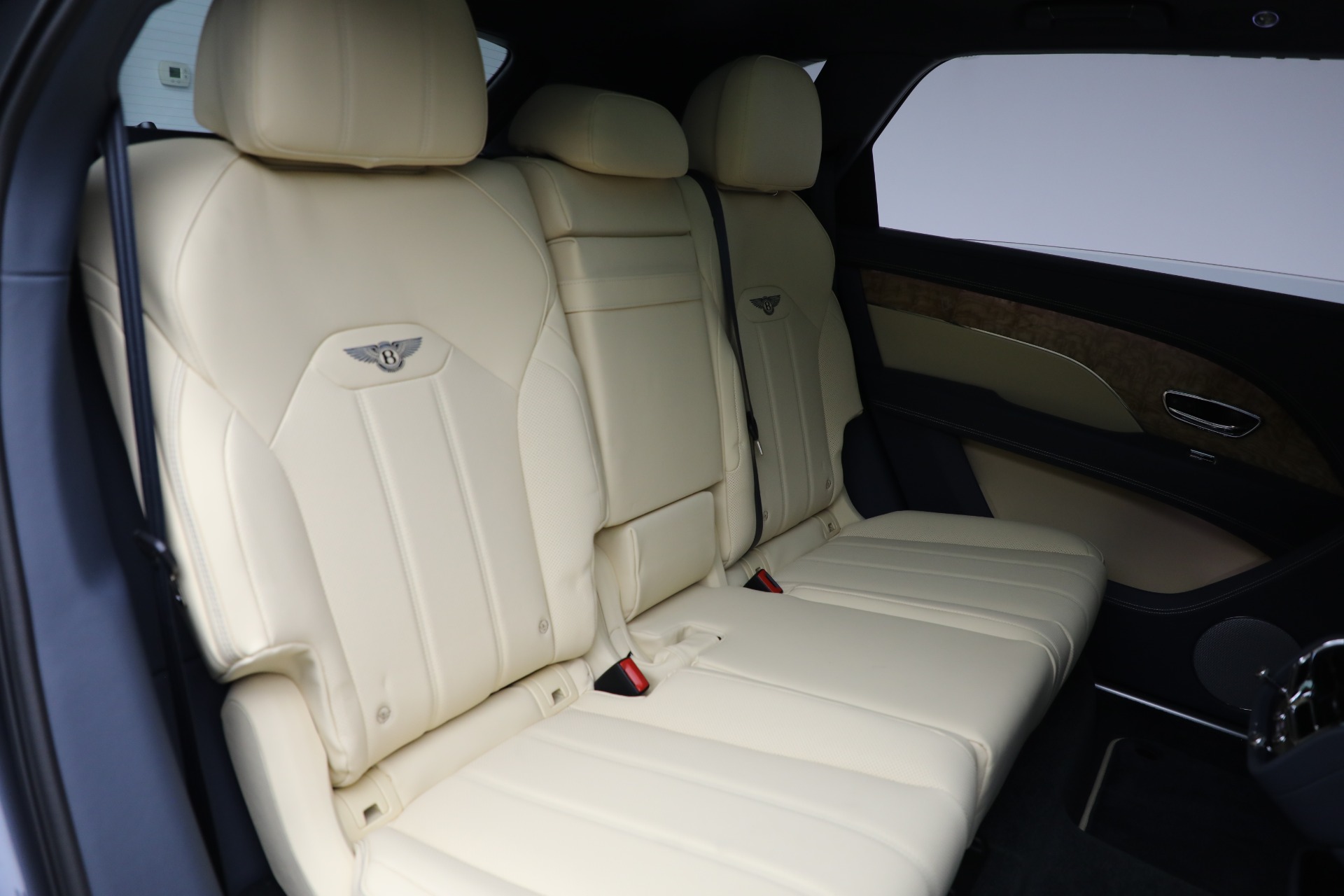 New-2025-Bentley-Bentayga-EWB-V8
