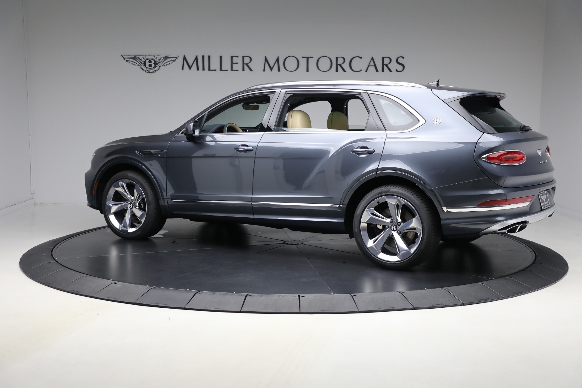 New-2025-Bentley-Bentayga-EWB-V8