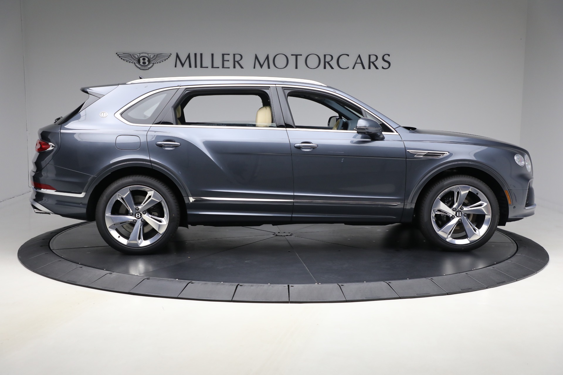 New-2025-Bentley-Bentayga-EWB-V8