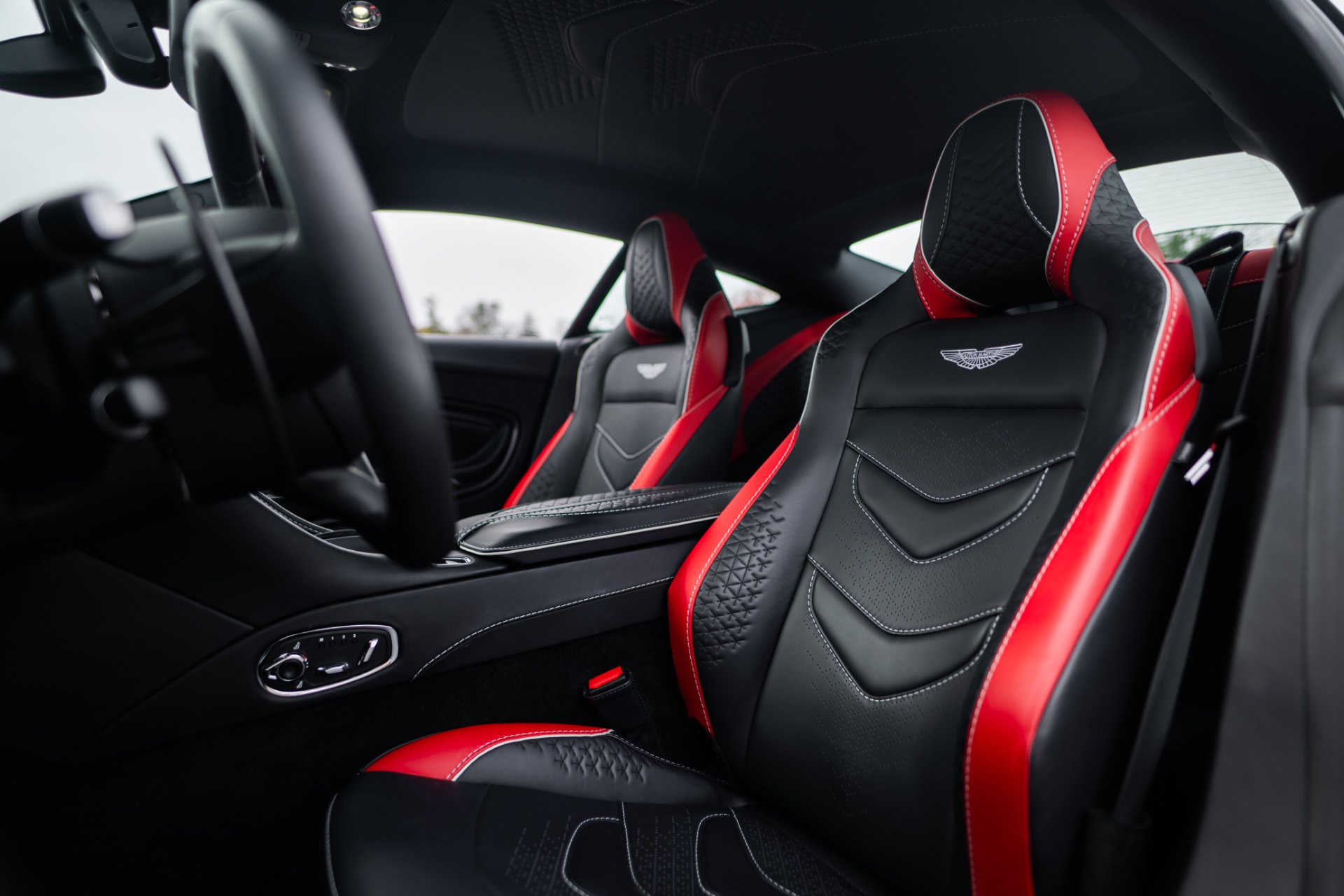 Used-2023-Aston-Martin-DBS-Superleggera