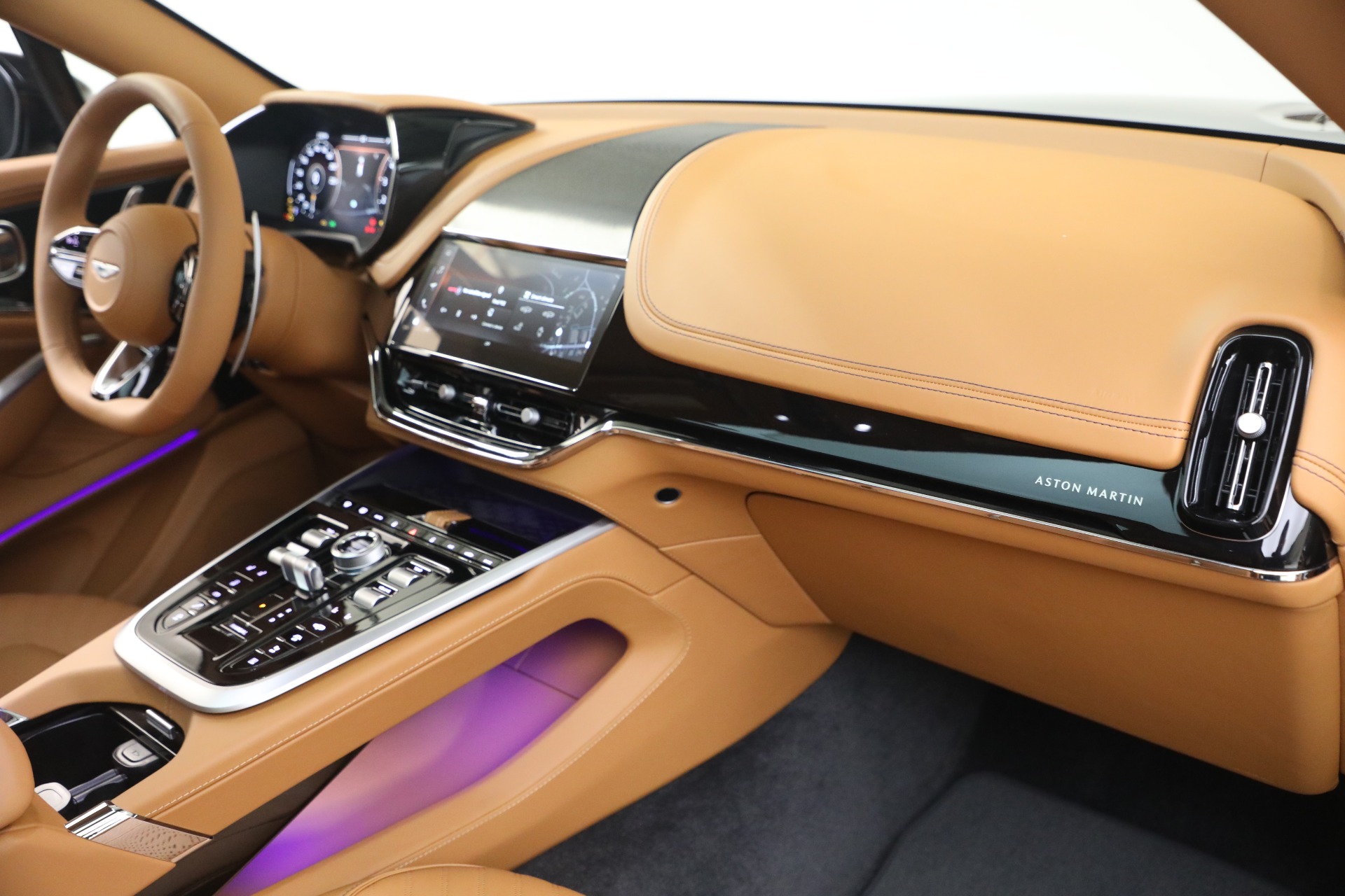 New-2026-Aston-Martin-DBX-707