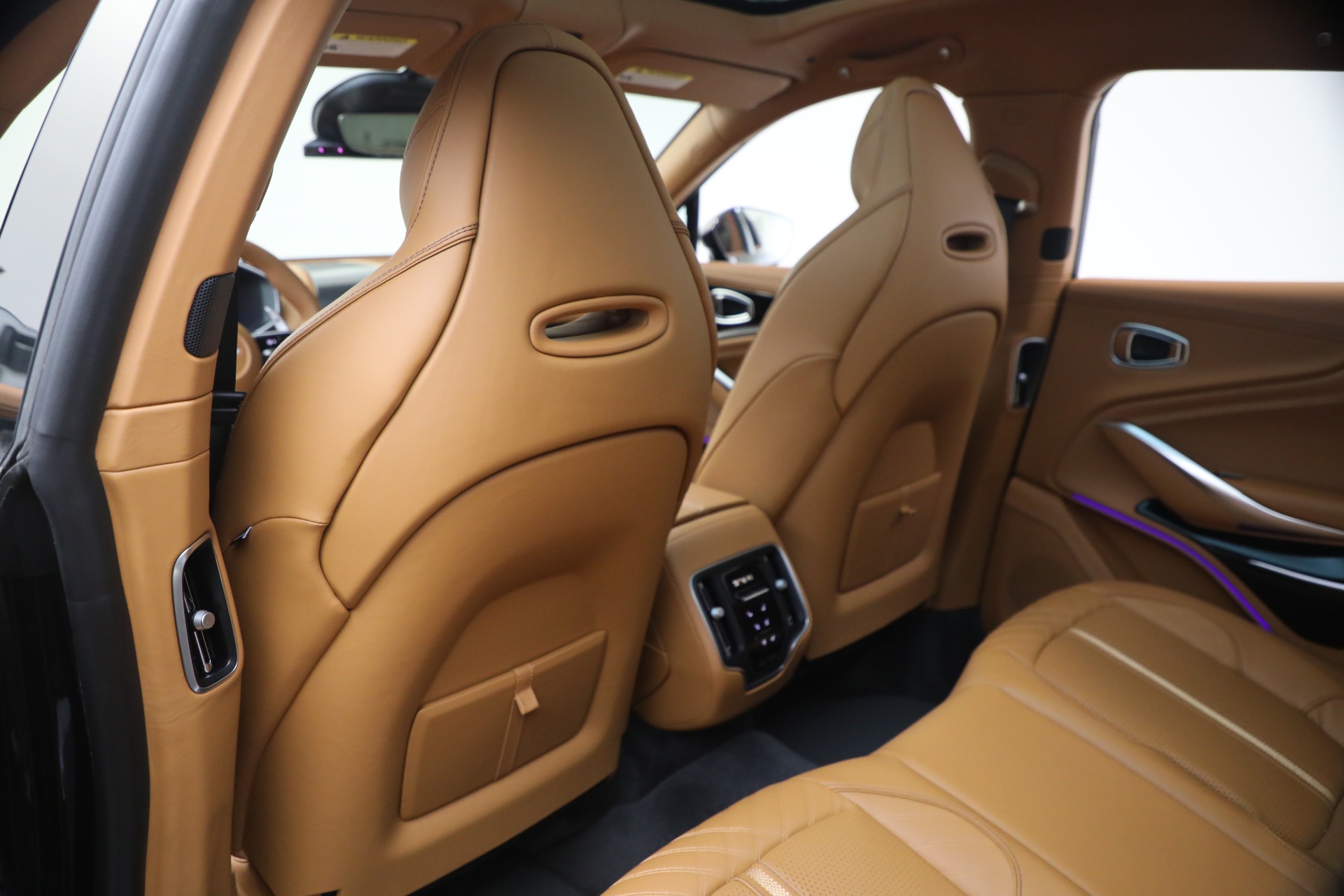 New-2026-Aston-Martin-DBX-707