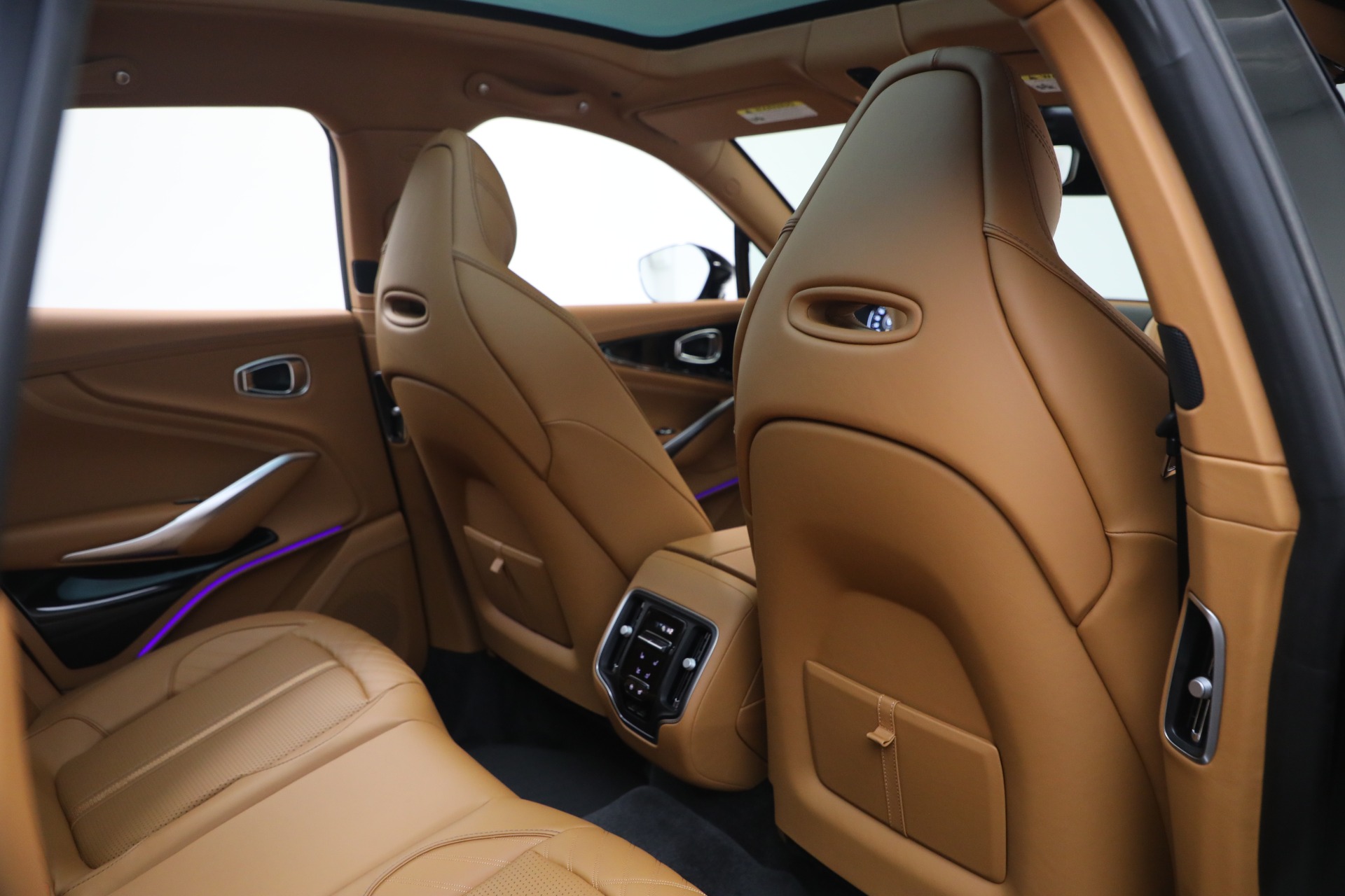 New-2026-Aston-Martin-DBX-707