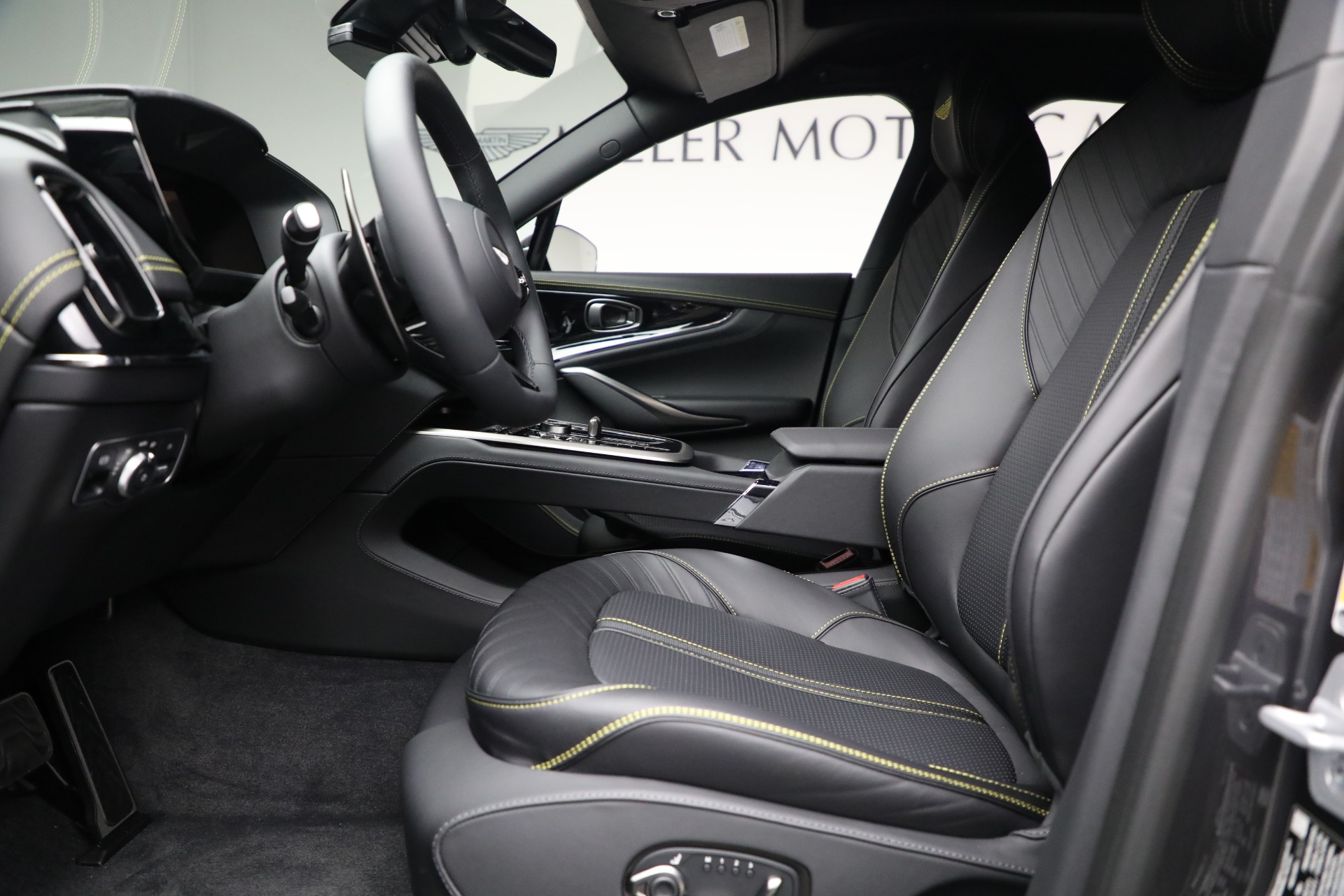 New-2026-Aston-Martin-DBX-707