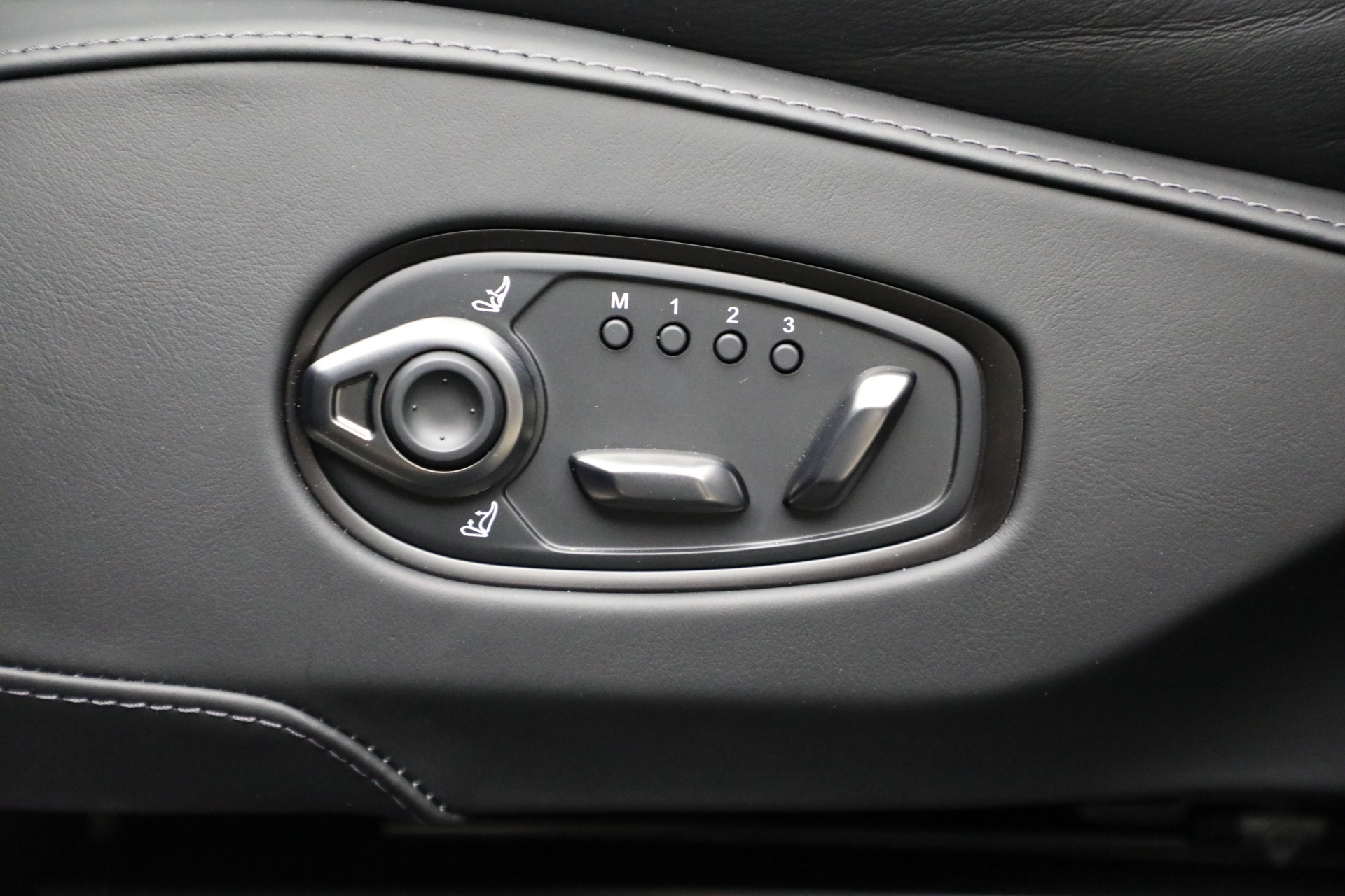 New-2026-Aston-Martin-DBX-707