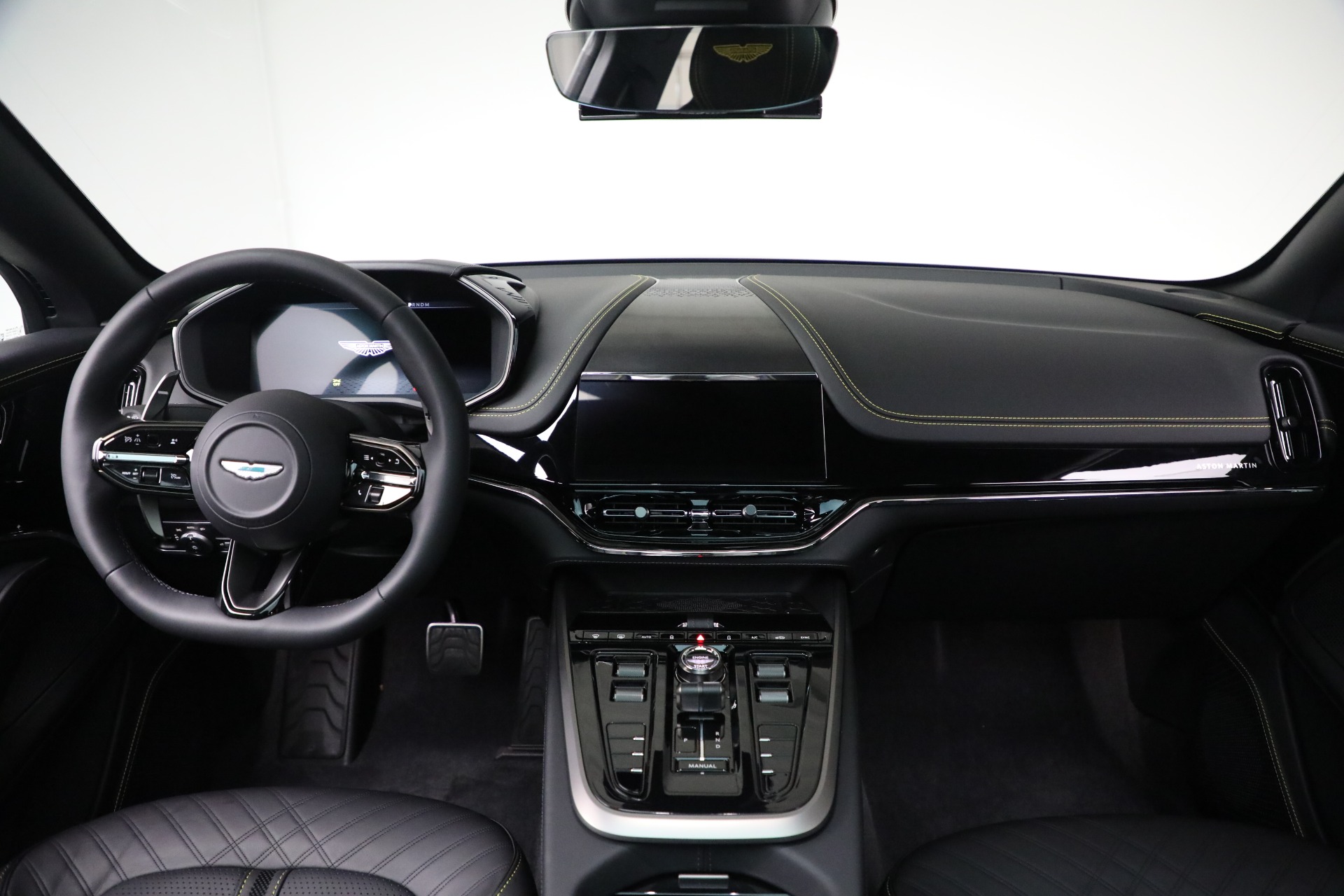 New-2026-Aston-Martin-DBX-707