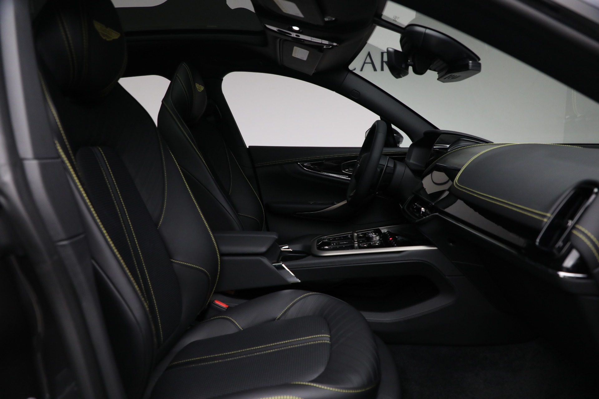 New-2026-Aston-Martin-DBX-707