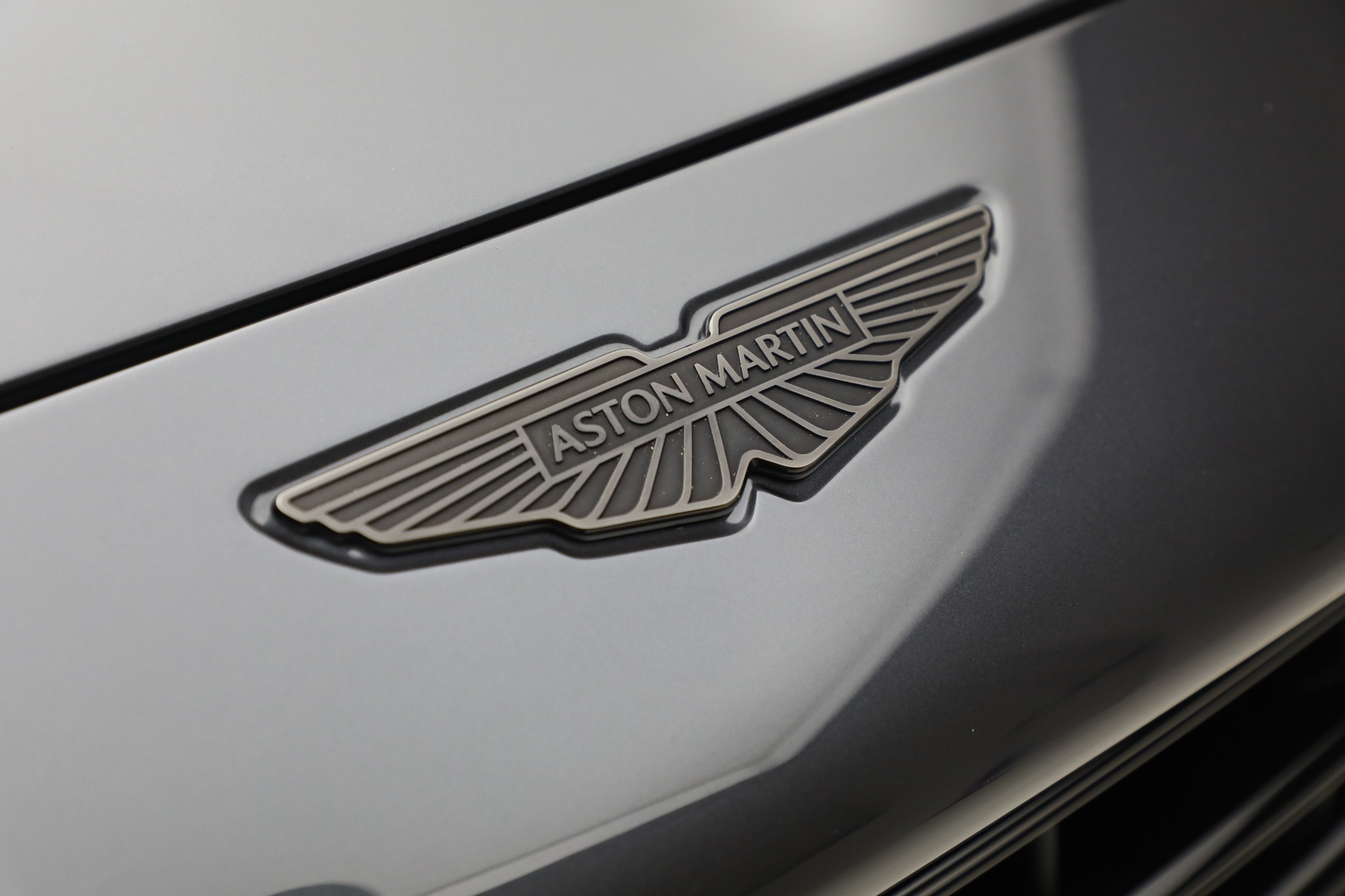 New-2026-Aston-Martin-DBX-707