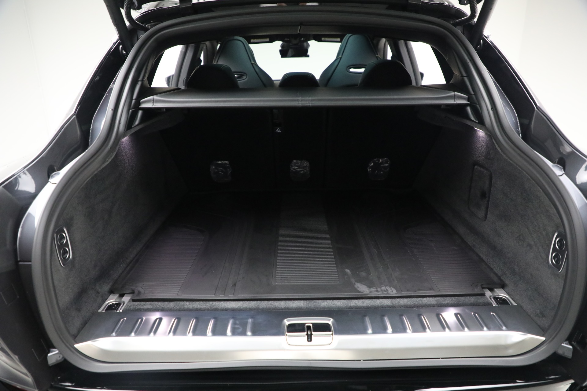 New-2026-Aston-Martin-DBX-707