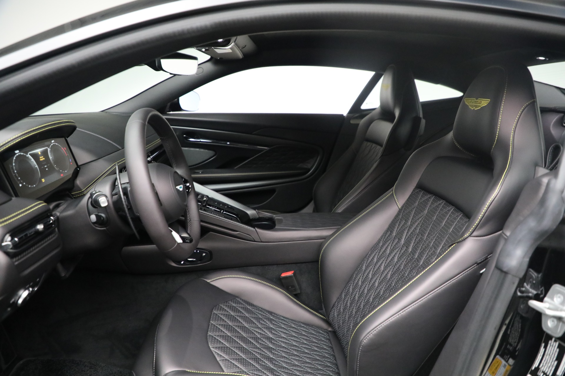 New-2026-Aston-Martin-DB12-V8