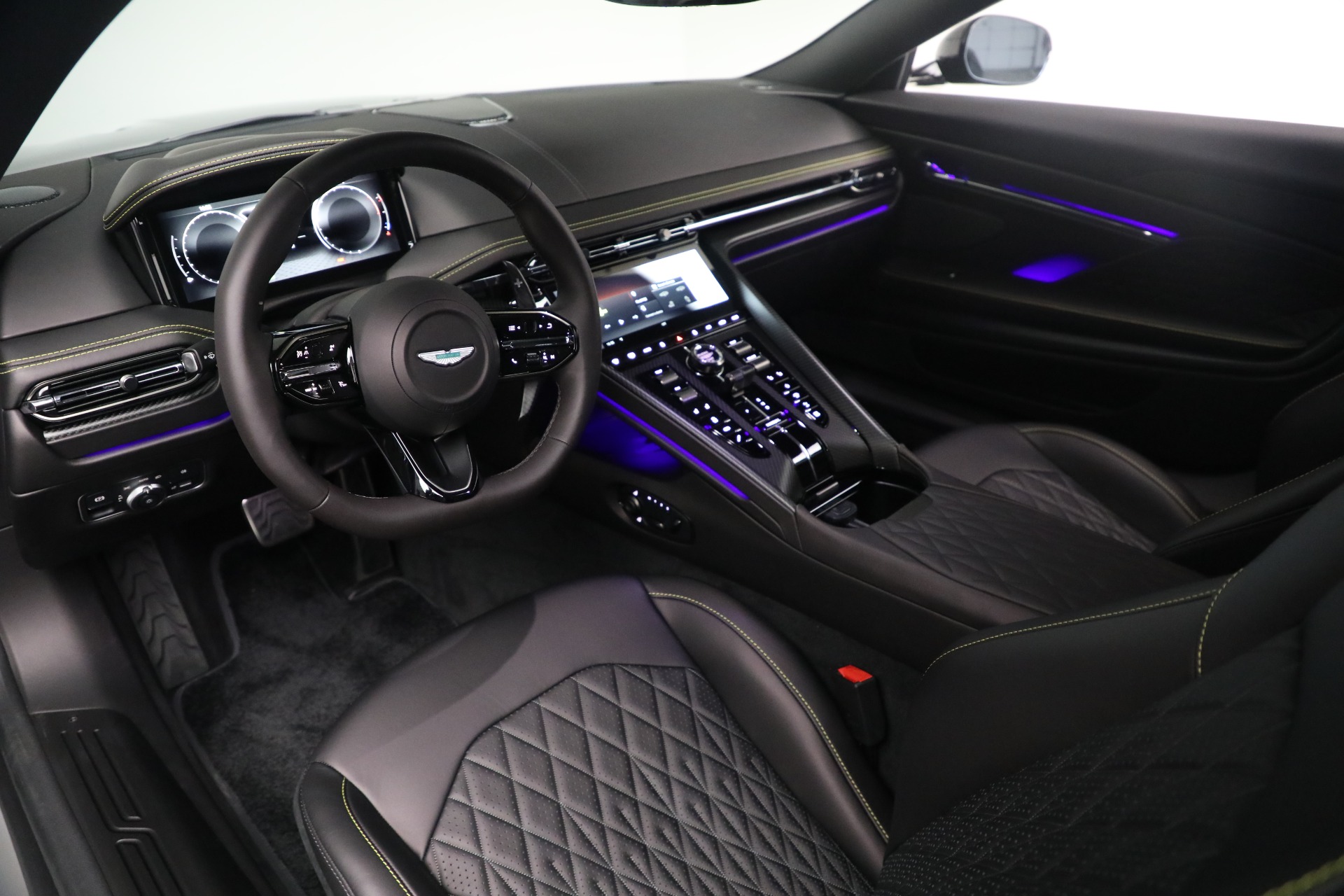 New-2026-Aston-Martin-DB12-V8