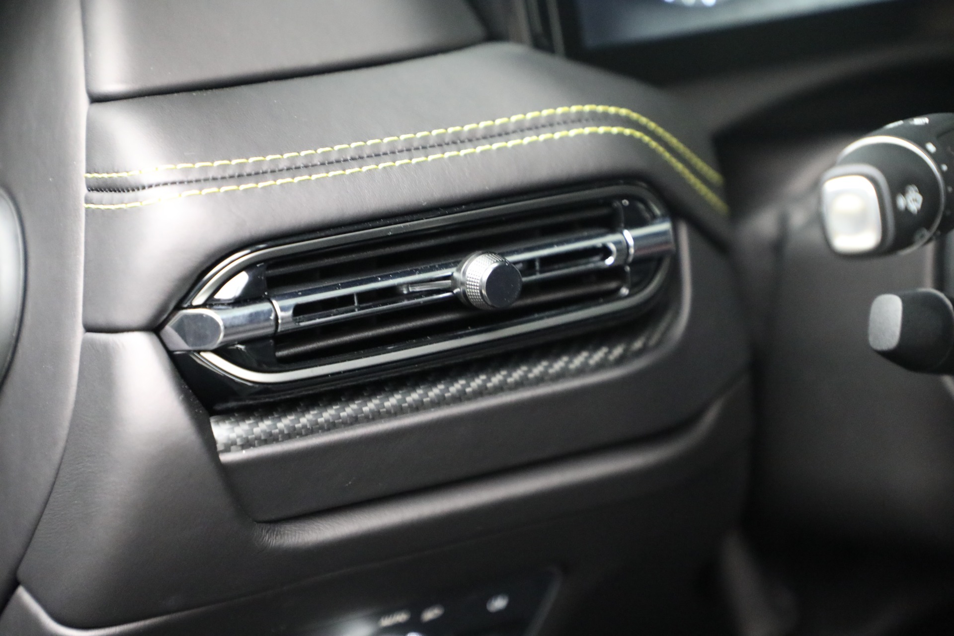 New-2026-Aston-Martin-DB12-V8