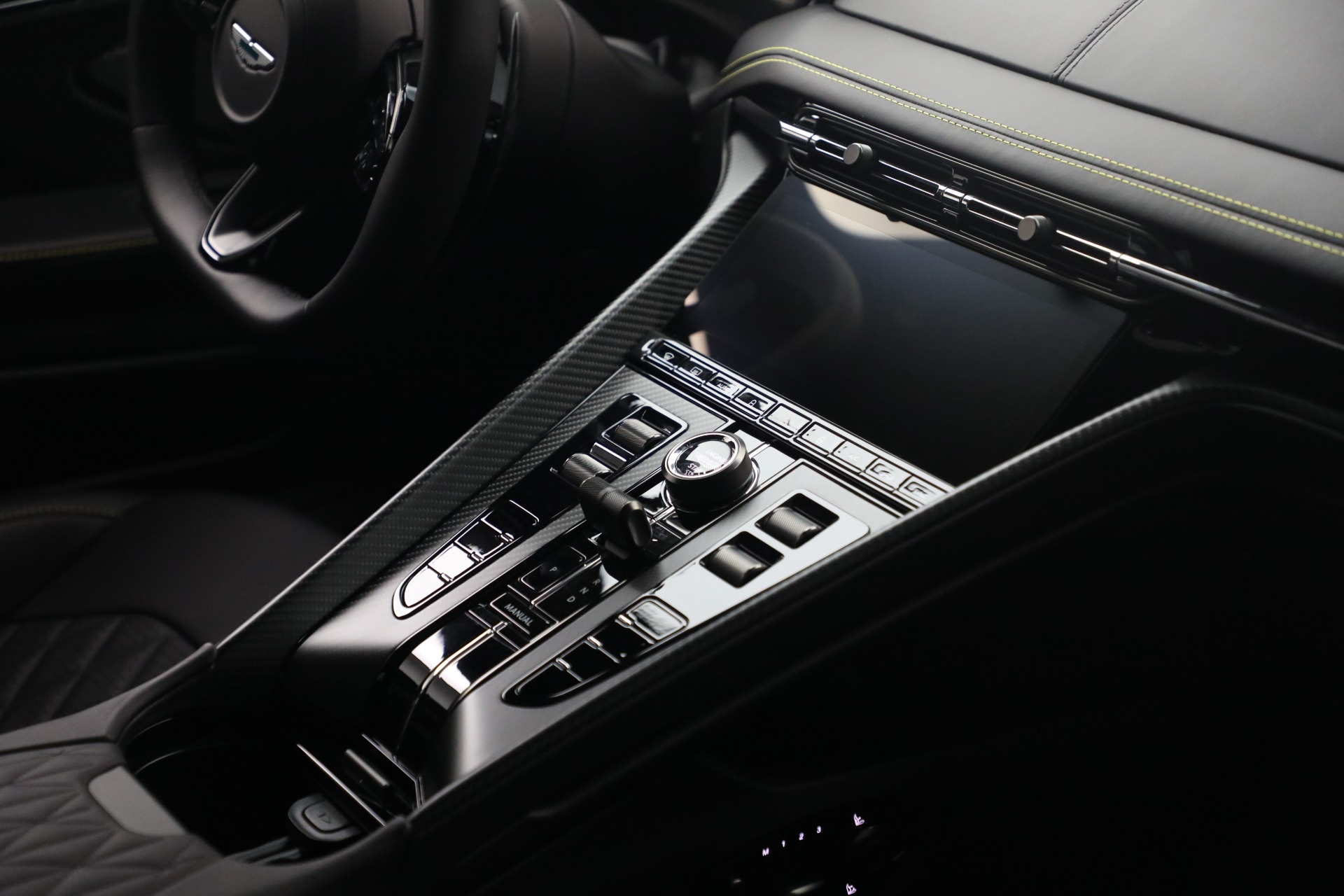 New-2026-Aston-Martin-DB12-V8