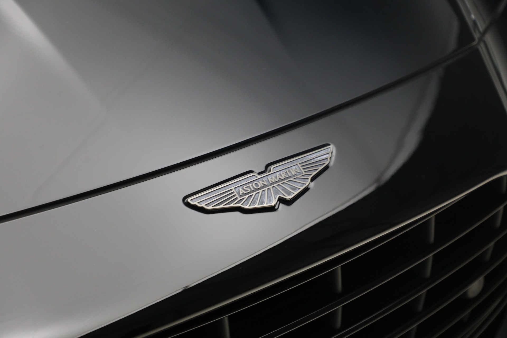 New-2026-Aston-Martin-DB12-V8