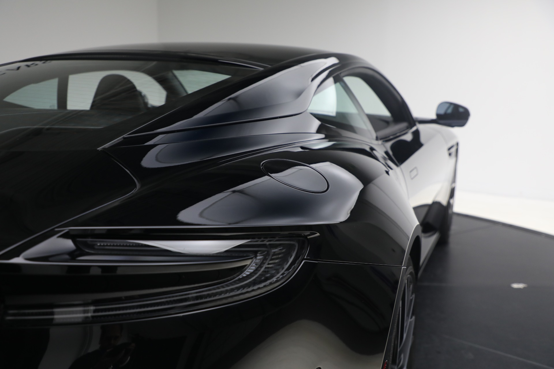 New-2026-Aston-Martin-DB12-V8