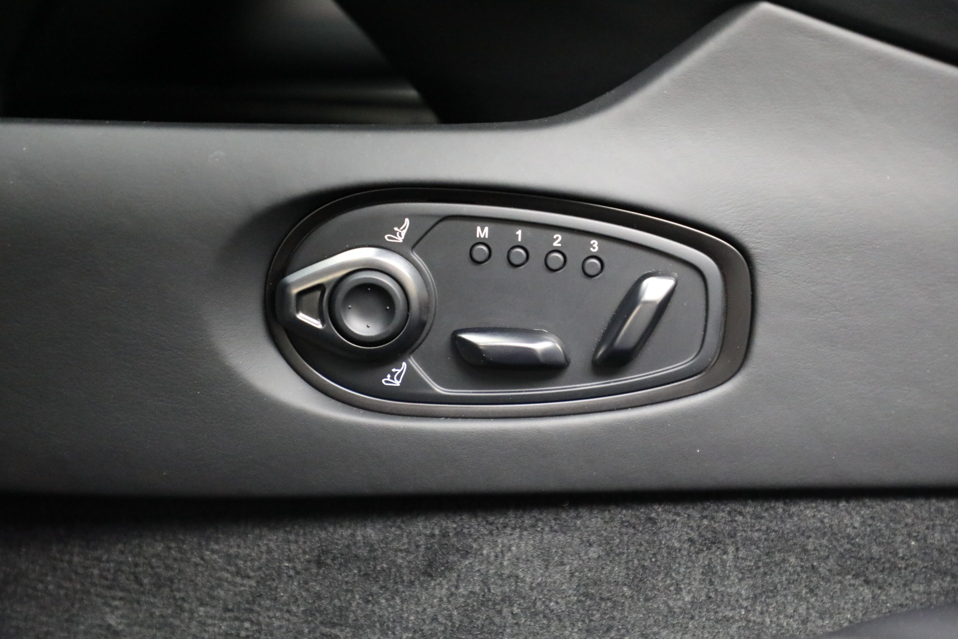 New-2026-Aston-Martin-DB12-V8