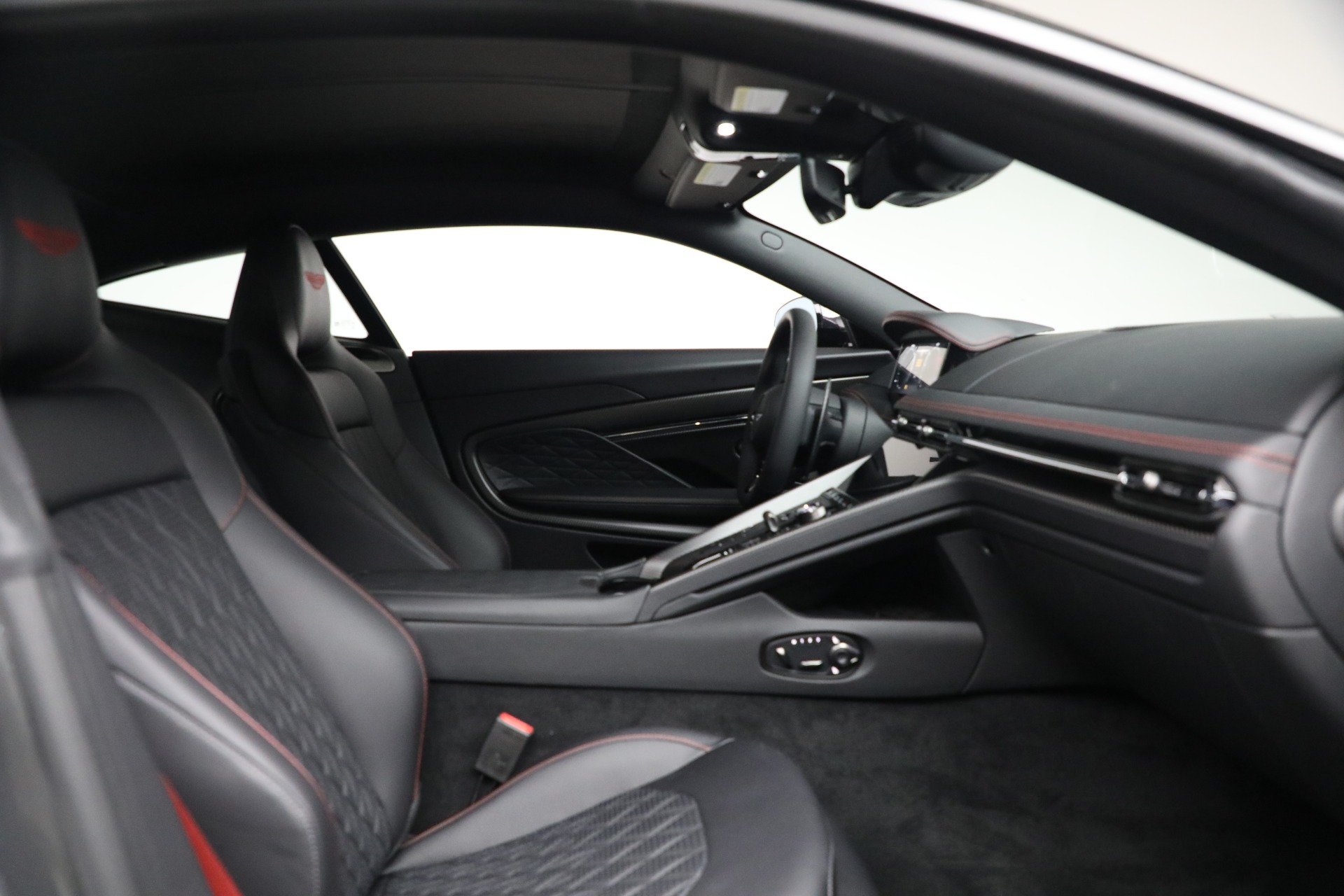 New-2026-Aston-Martin-DB12-V8