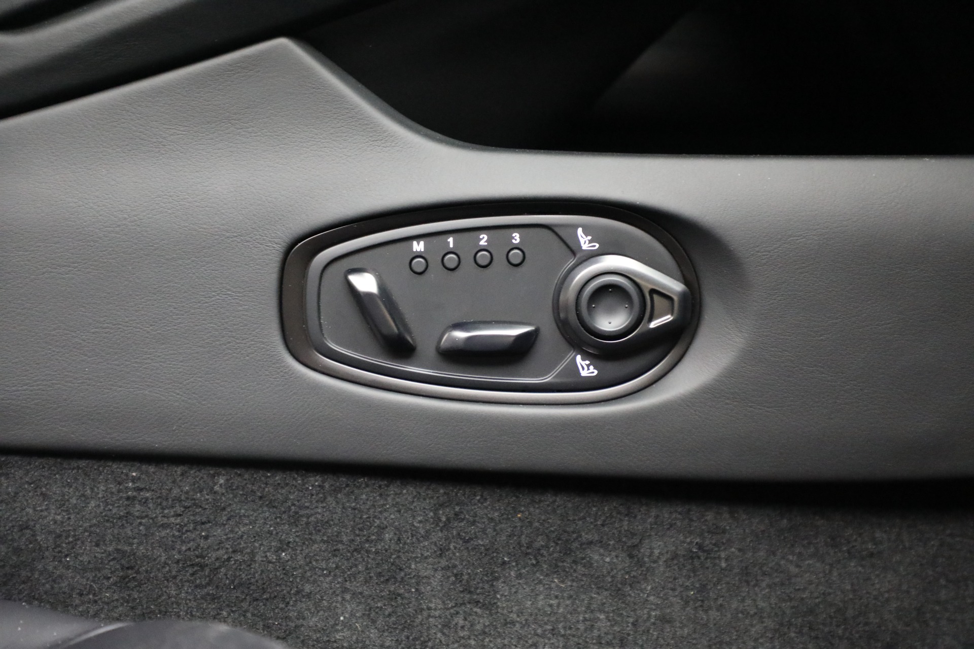 New-2026-Aston-Martin-DB12-V8