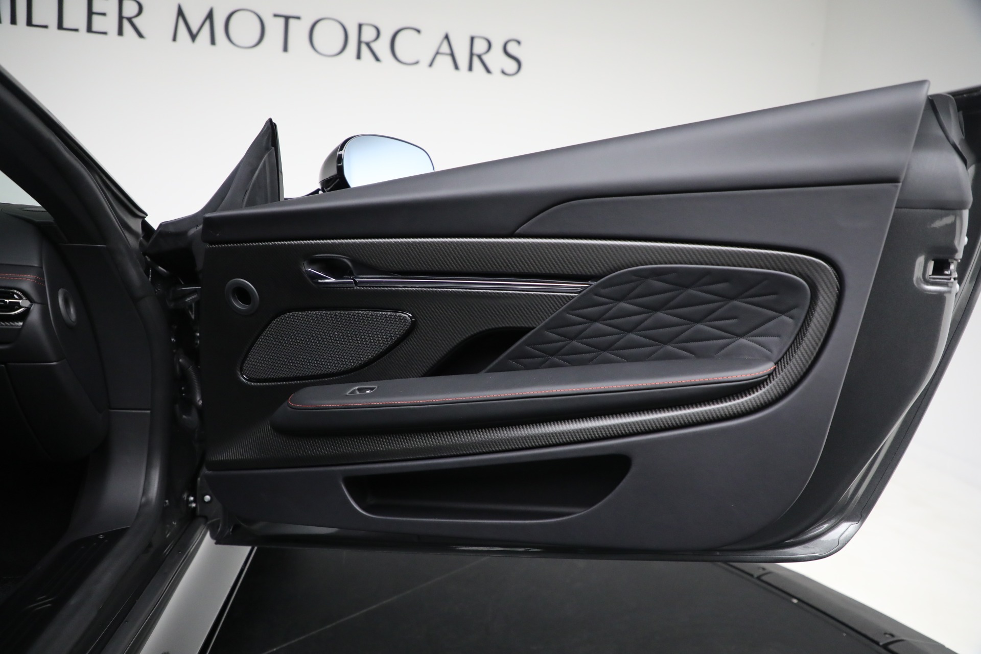 New-2026-Aston-Martin-DB12-V8