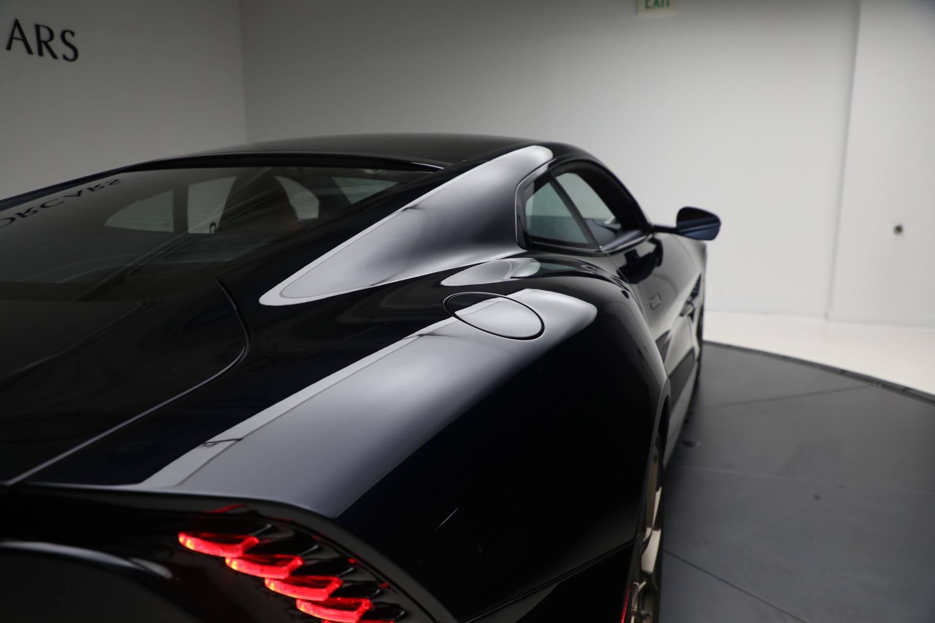 Used-2025-Aston-Martin-Vanquish