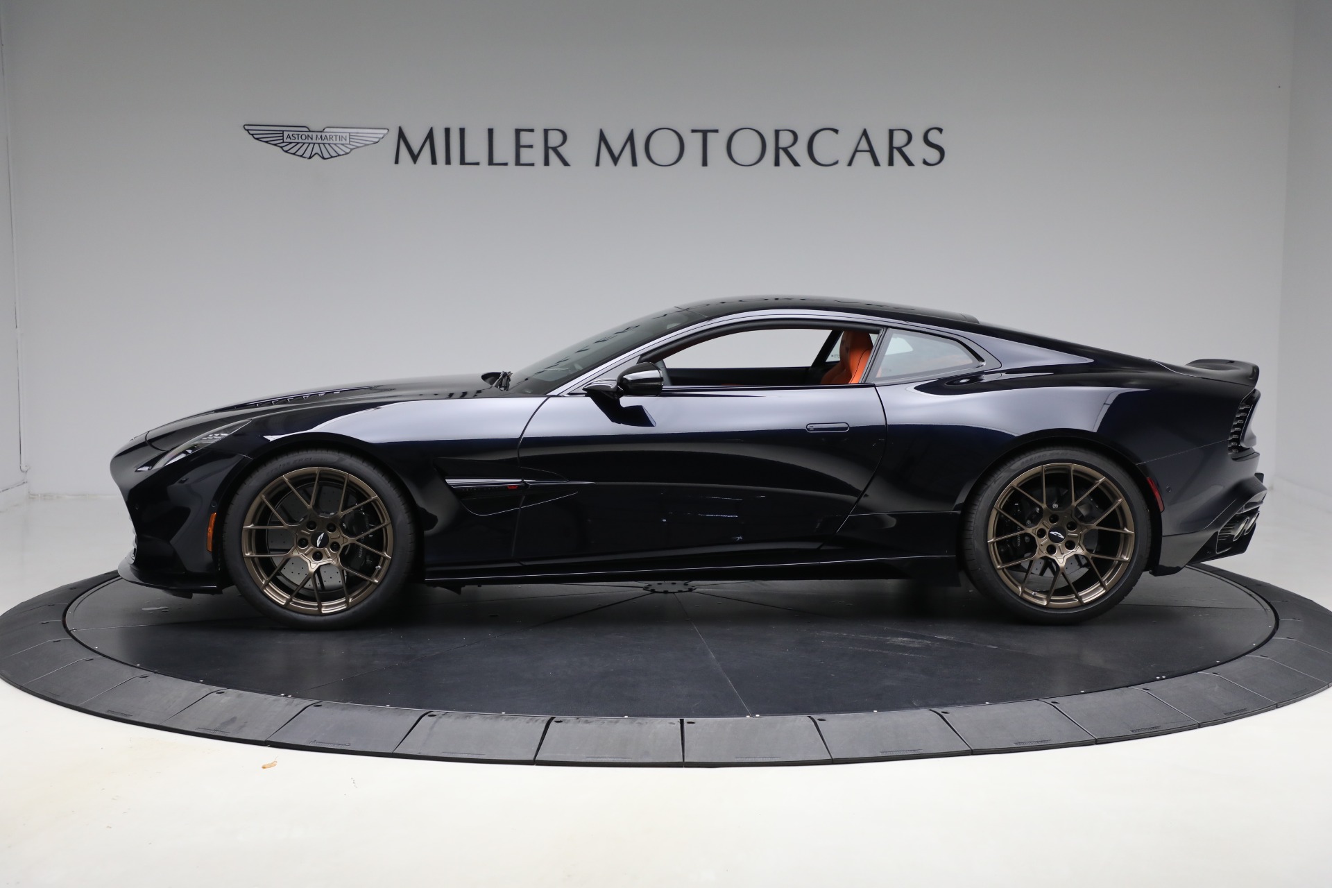 Used-2025-Aston-Martin-Vanquish