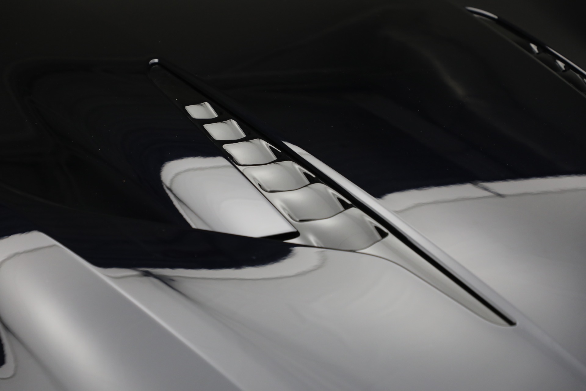 Used-2025-Aston-Martin-Vanquish