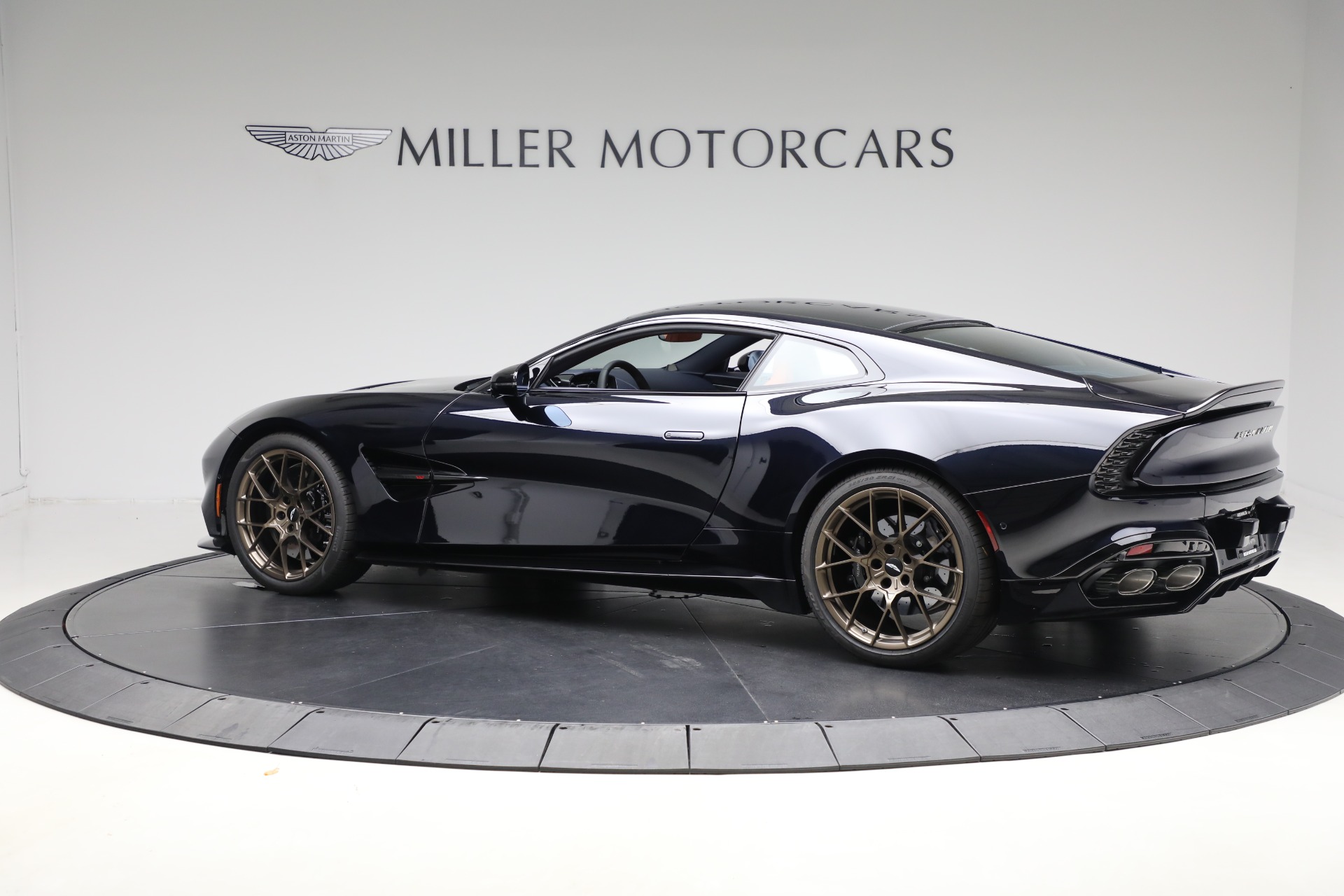 Used-2025-Aston-Martin-Vanquish