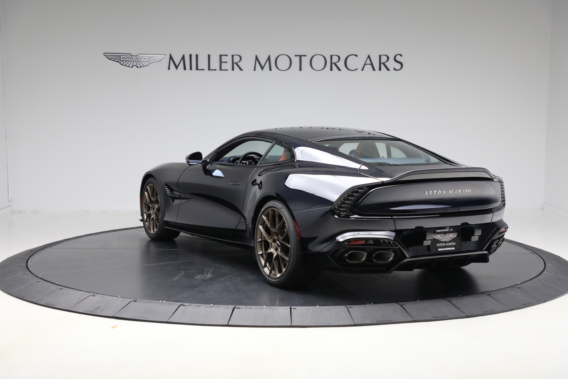 Used-2025-Aston-Martin-Vanquish