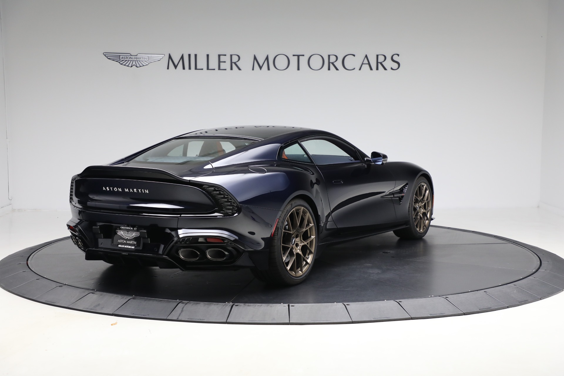 Used-2025-Aston-Martin-Vanquish