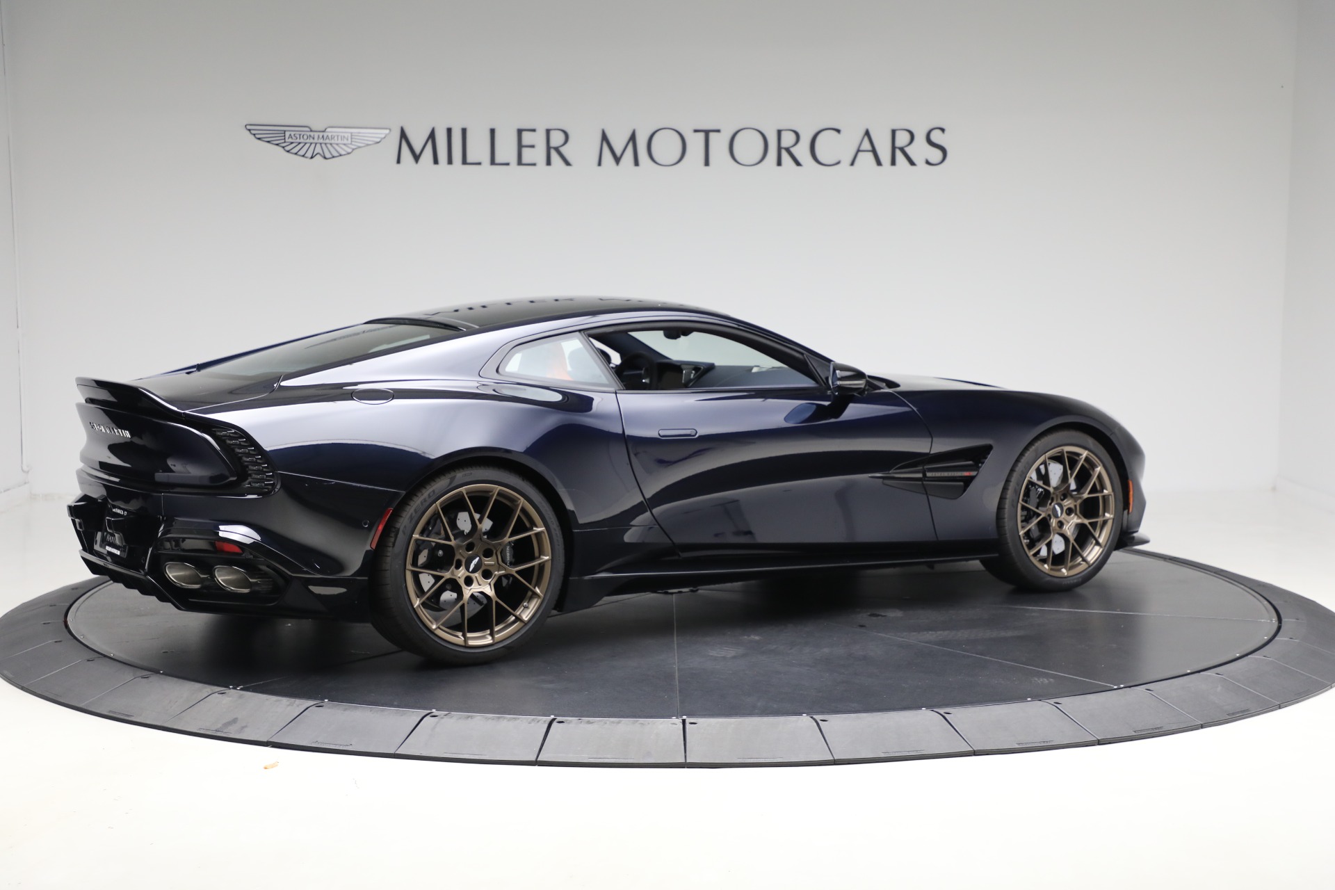 Used-2025-Aston-Martin-Vanquish