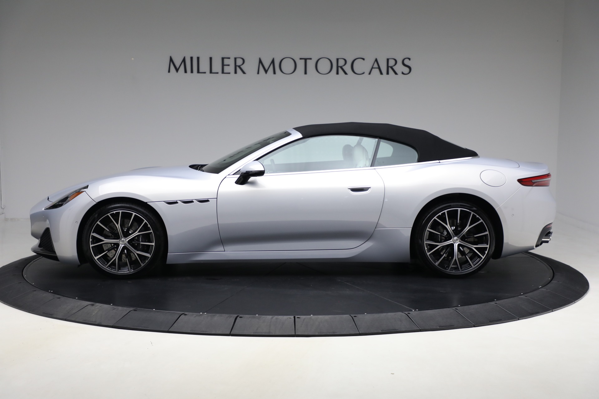 New-2026-Maserati-GranCabrio-Modena