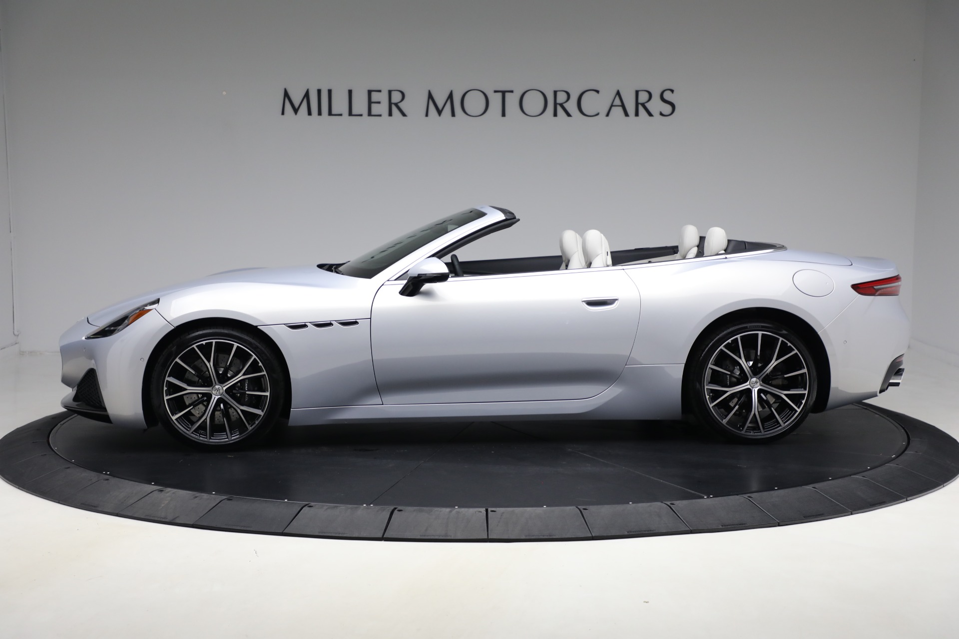 New-2026-Maserati-GranCabrio-Modena