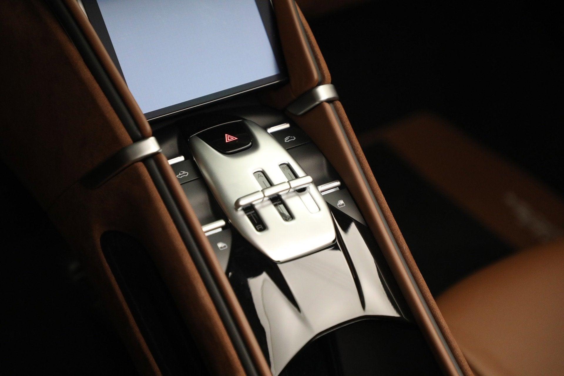 Used-2025-Ferrari-Roma-Spider