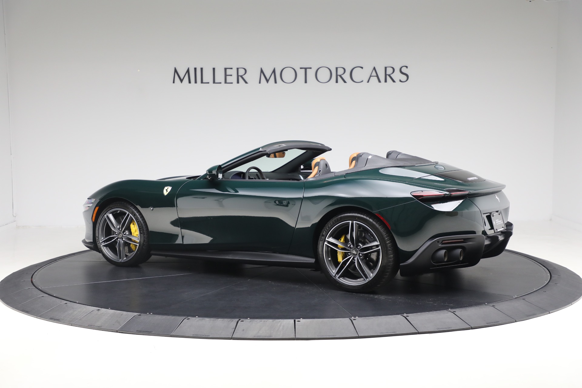 Used-2025-Ferrari-Roma-Spider