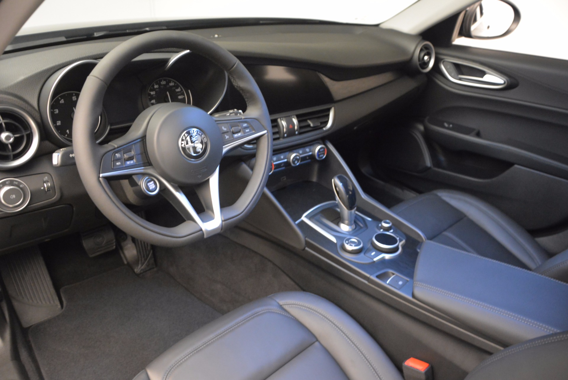 New-2017-Alfa-Romeo-Giulia-Q4